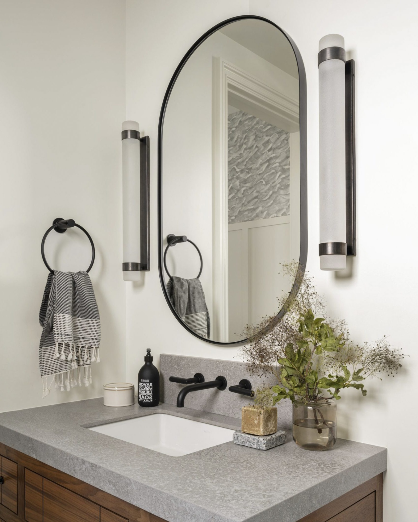 Зеркало в чёрной раме Аманда Louvre Home LHMF111BL