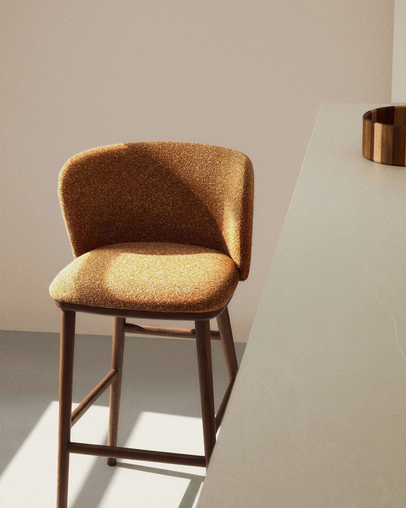 Барный стул Ciselia из терракотового шенилла с ножками из ясеня в отделке орех La Forma 463525