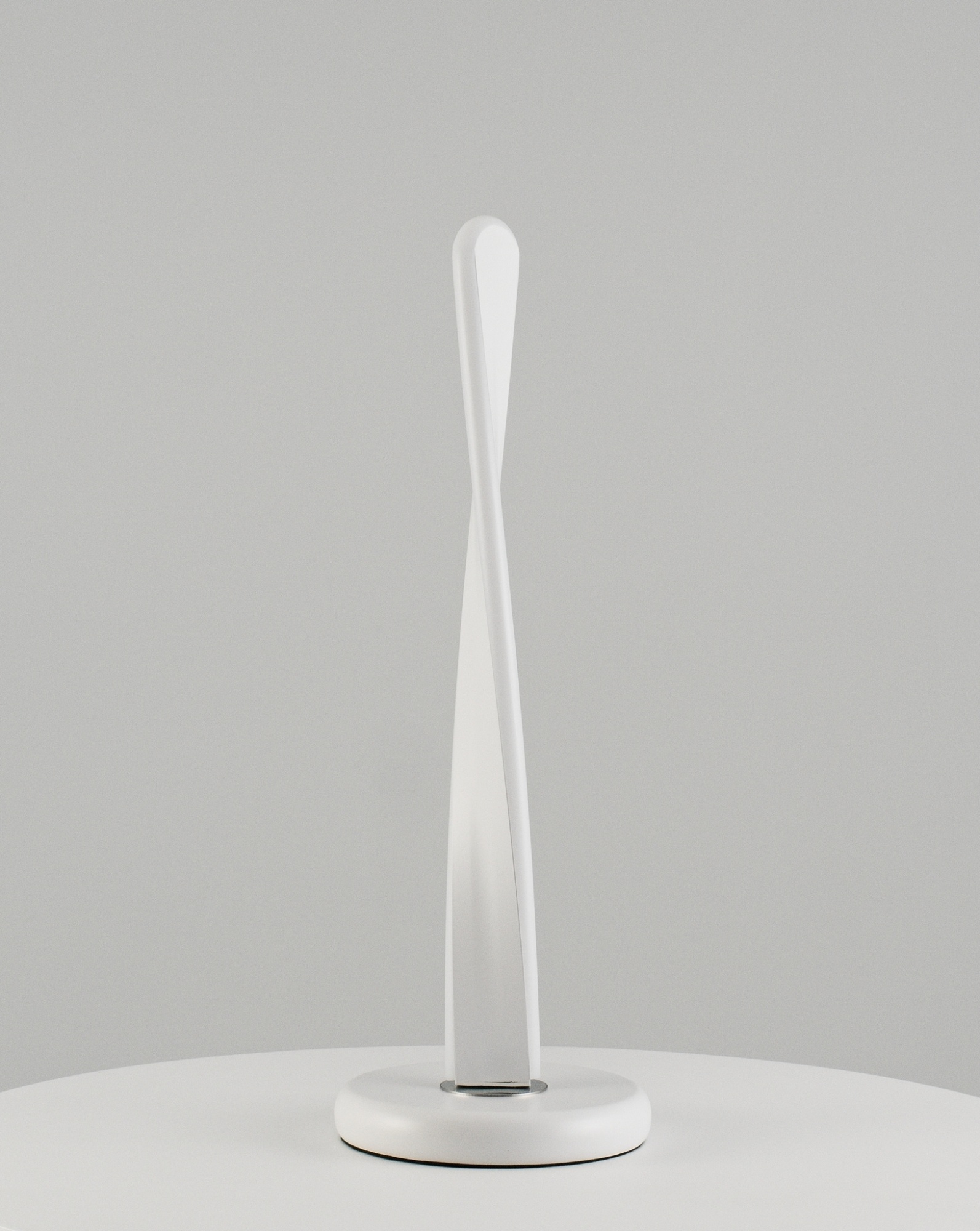 Светодиодная настольная лампа Moderli V1930-TL Osland LED*16W