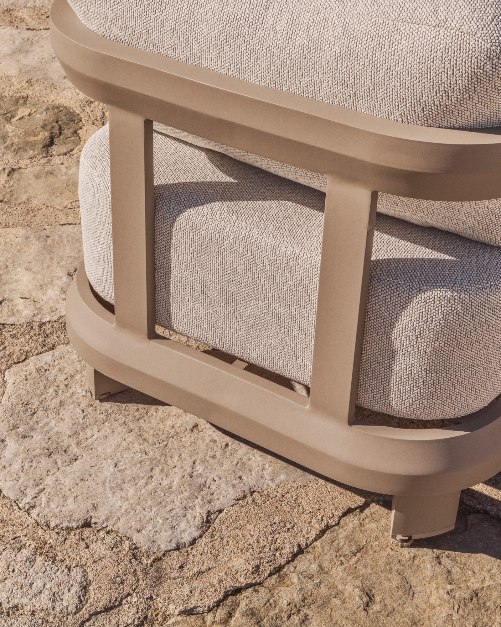 Уличное кресло Nerano из алюминия цвета таупе La Forma 482630