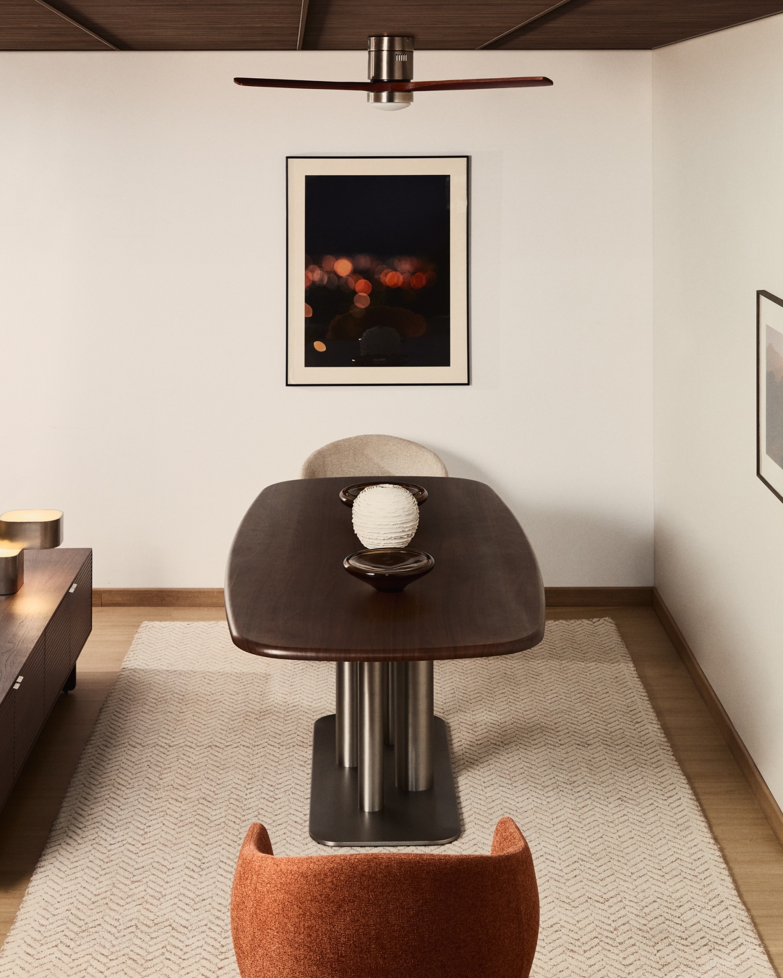 Стол Melvar из 100% орехового шпона с основанием из стали 180 x 100 La Forma (ex Julia Grup)