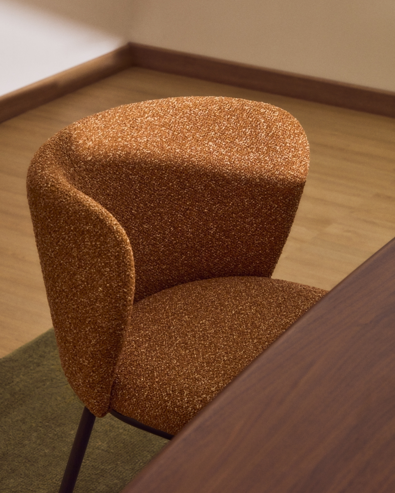 Стул Ciselia из терракотового шенилла с ножками из черной стали La Forma 463531