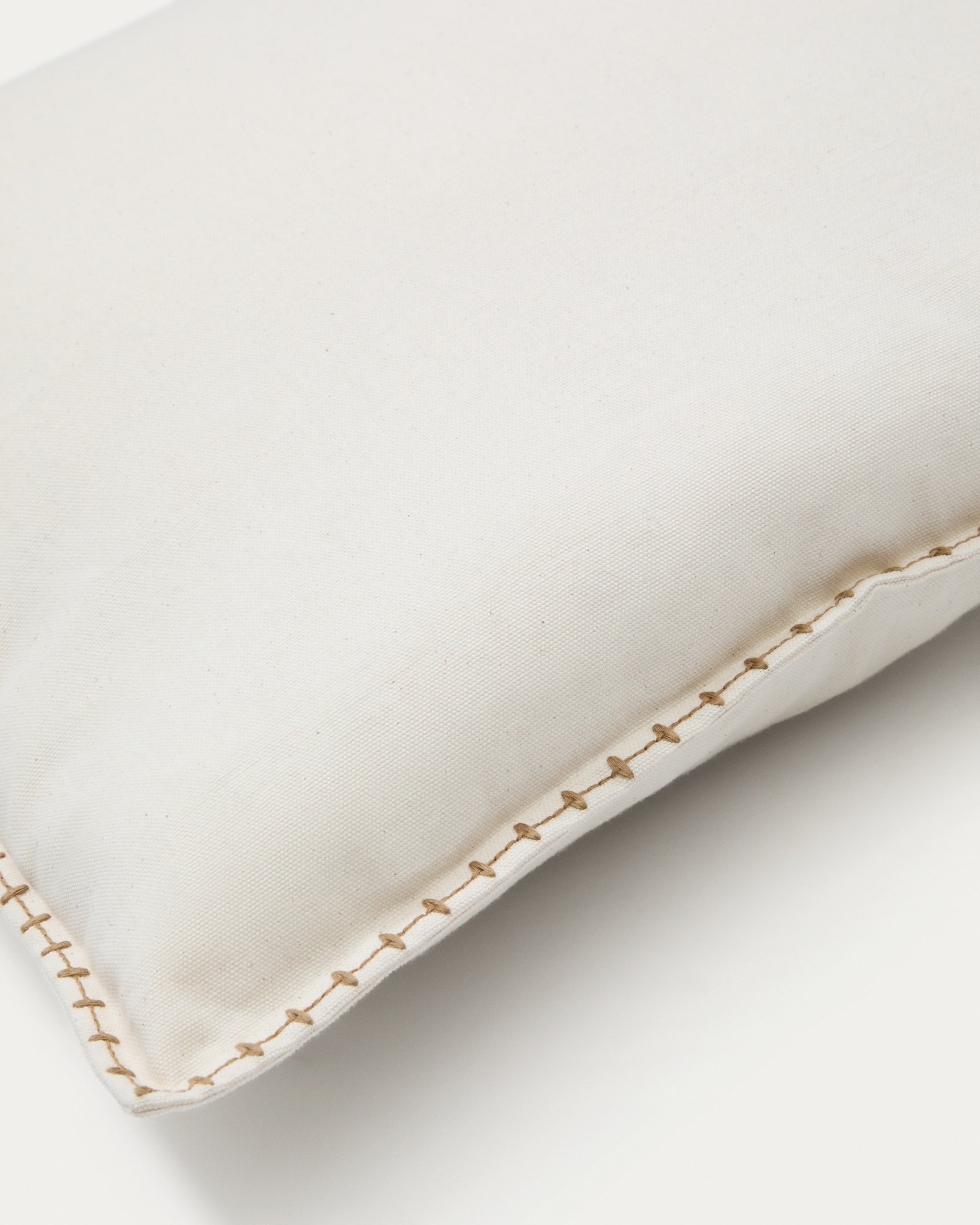 Чехол для подушки Rakira из бежевого хлопка с вышивкой горчичного цвета 45 x 45 см La Forma (ex Julia Grup)