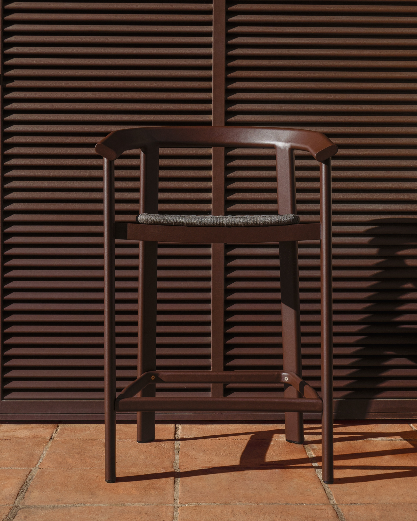 Уличный барный стул Erice из алюминия и веревки коричневого цвета, 75 см La Forma 482231