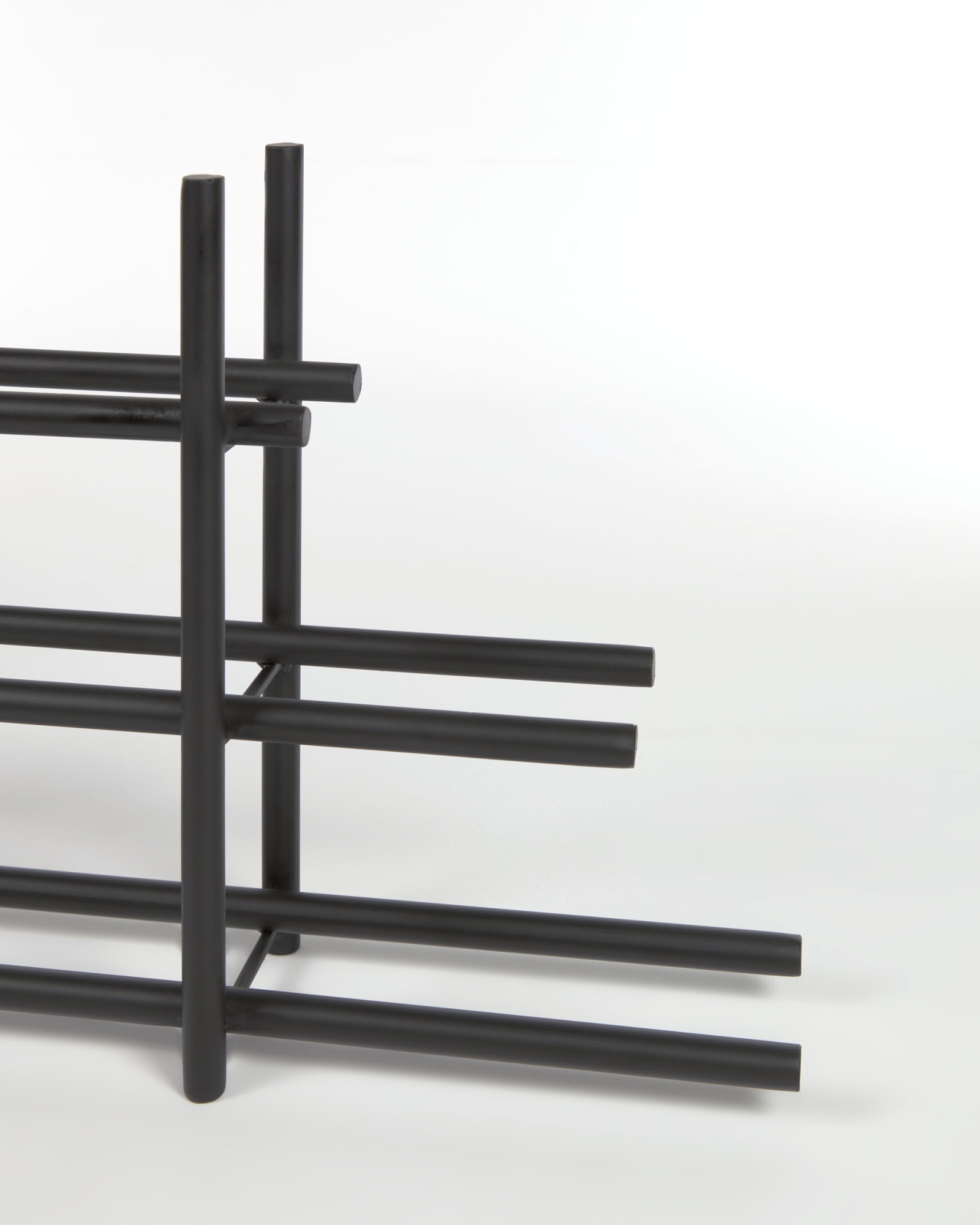 Shizu Винная полка из черного металла La Forma (ex Julia Grup)