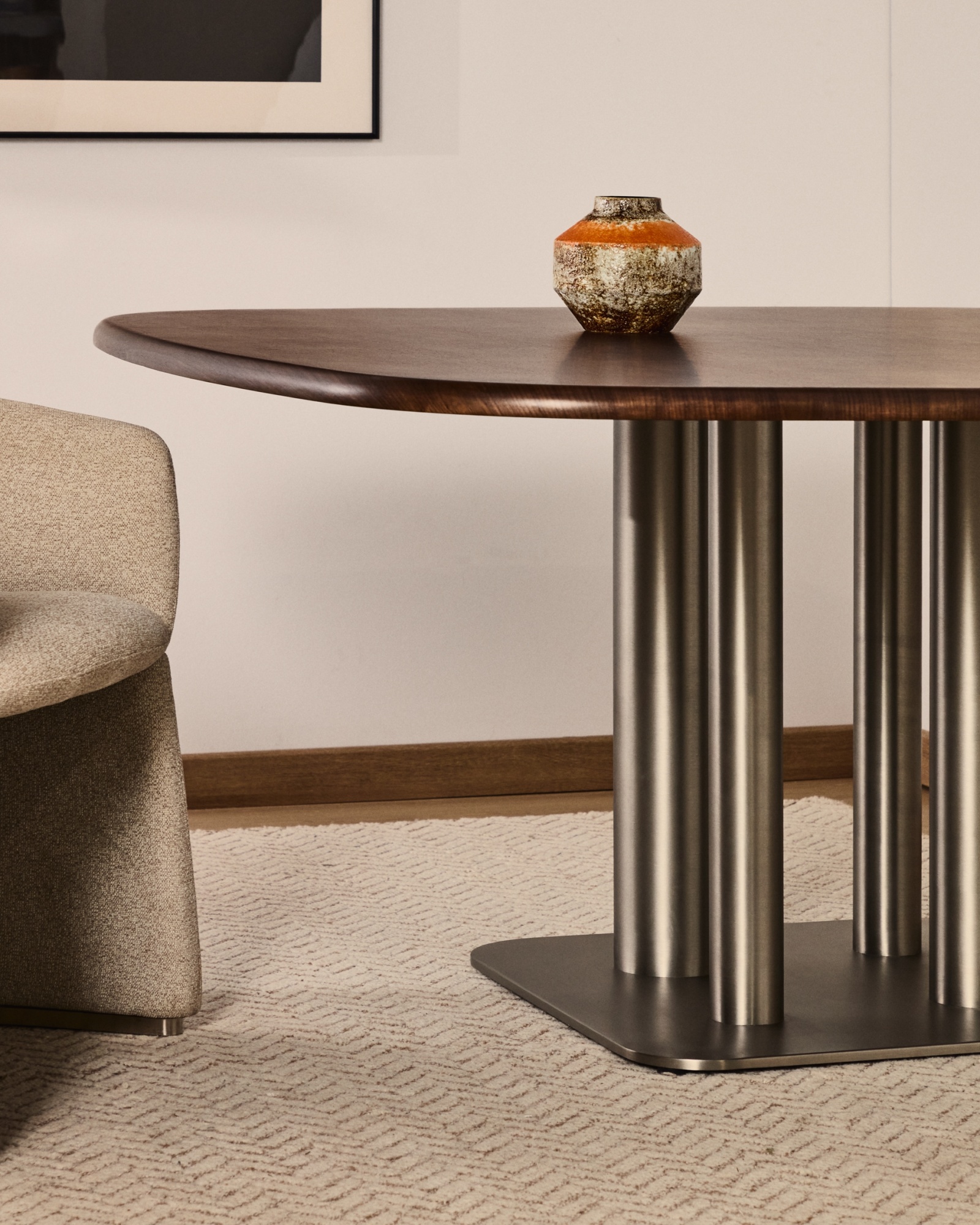 Стол Melvar из 100% орехового шпона с основанием из стали 150 x 150 La Forma (ex Julia Grup)