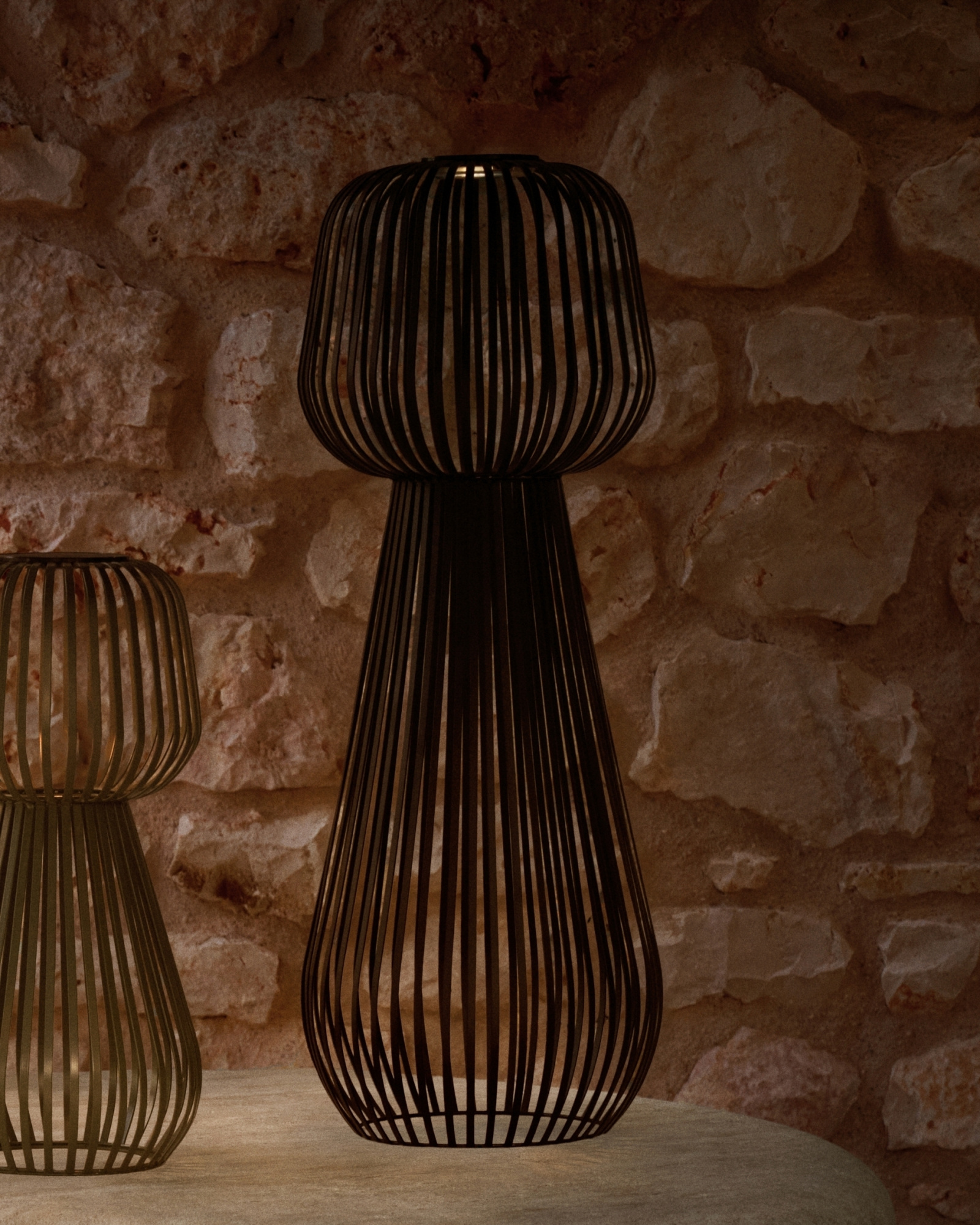 Уличный торшер Reiba из металла черного цвета на солнечной батарее La Forma 262047