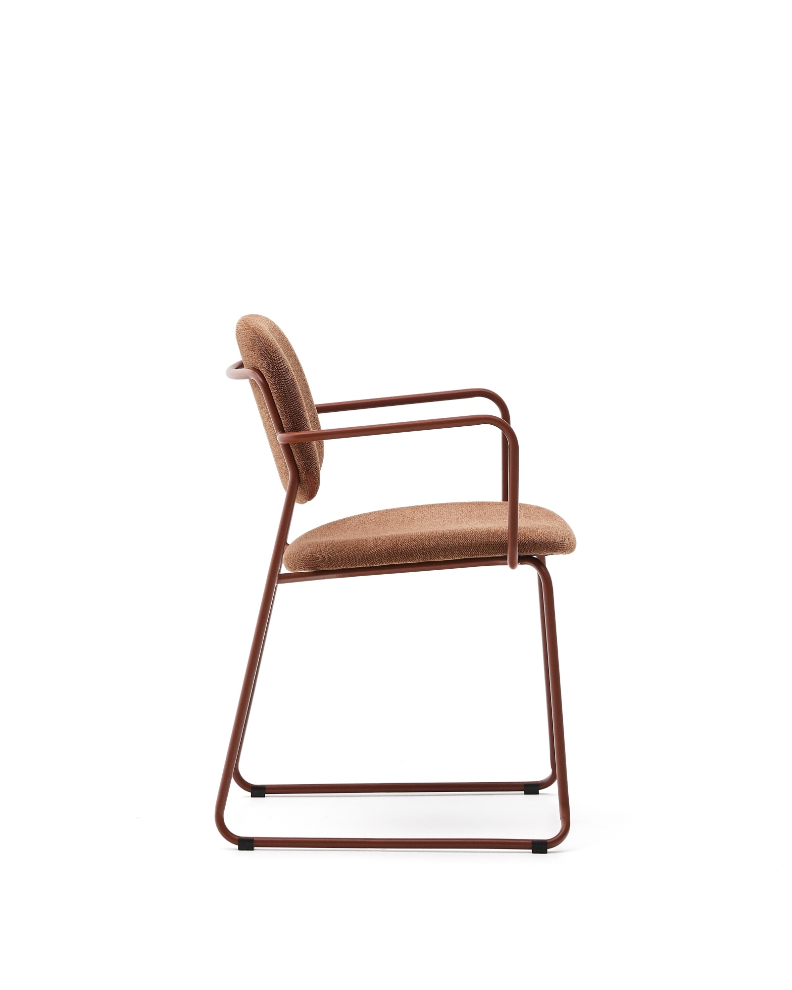 Стул Meli с подлокотниками из терракотовой шенилли с терракотовыми металлическими ножками La Forma (ex Julia Grup)