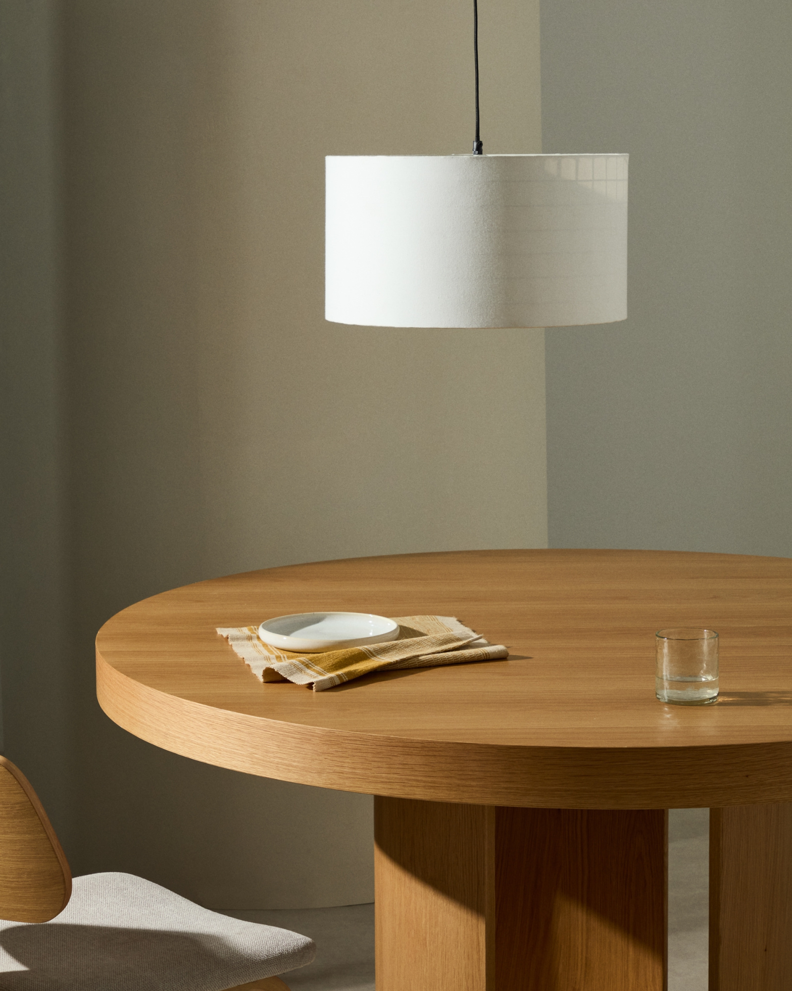 Dulan Подвестной светильник Ø45 см ткань белая La Forma (ex Julia Grup)