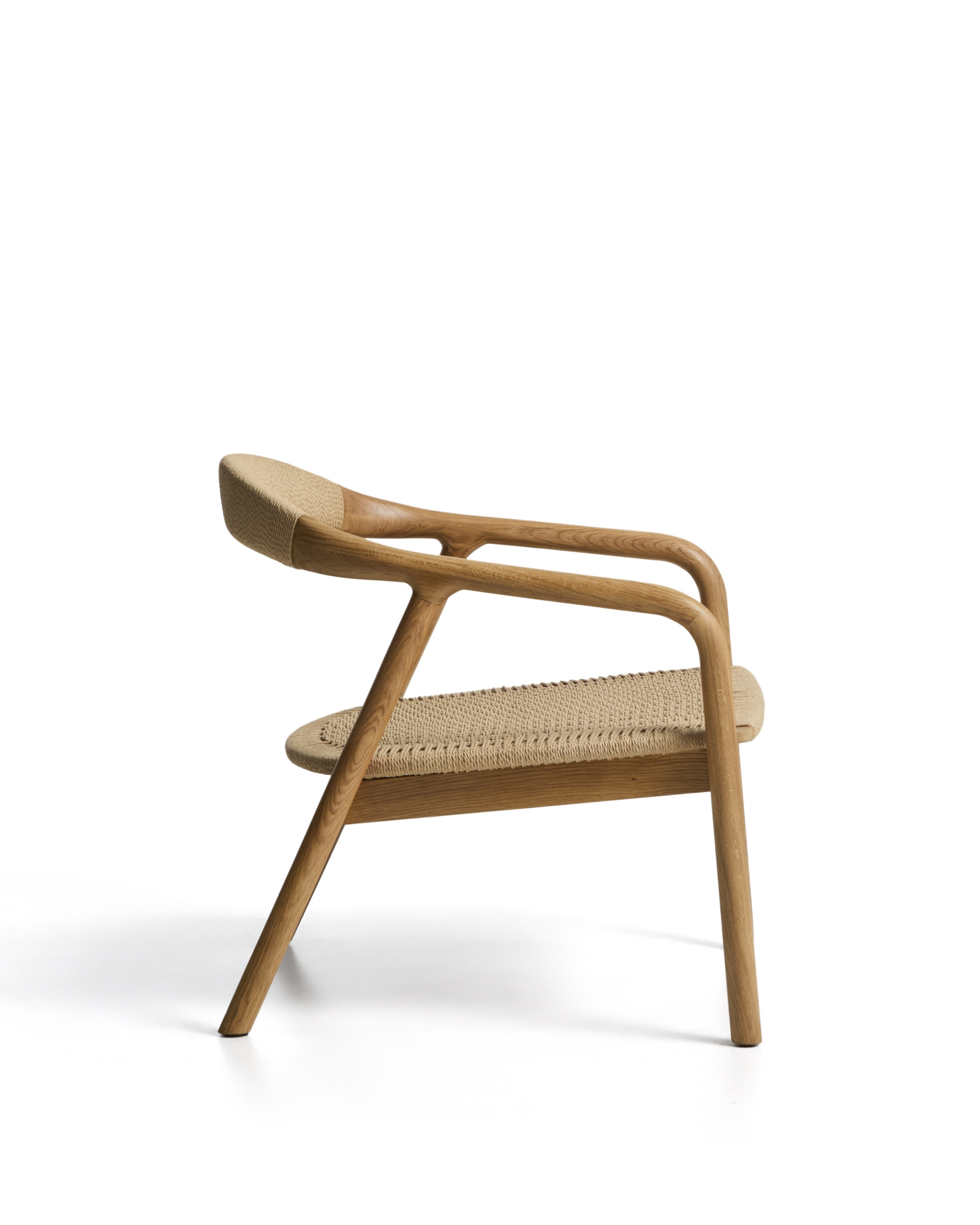 Кресло уличное Derile из дуба с натуральной отделкой и бежевой веревки La Forma 481829