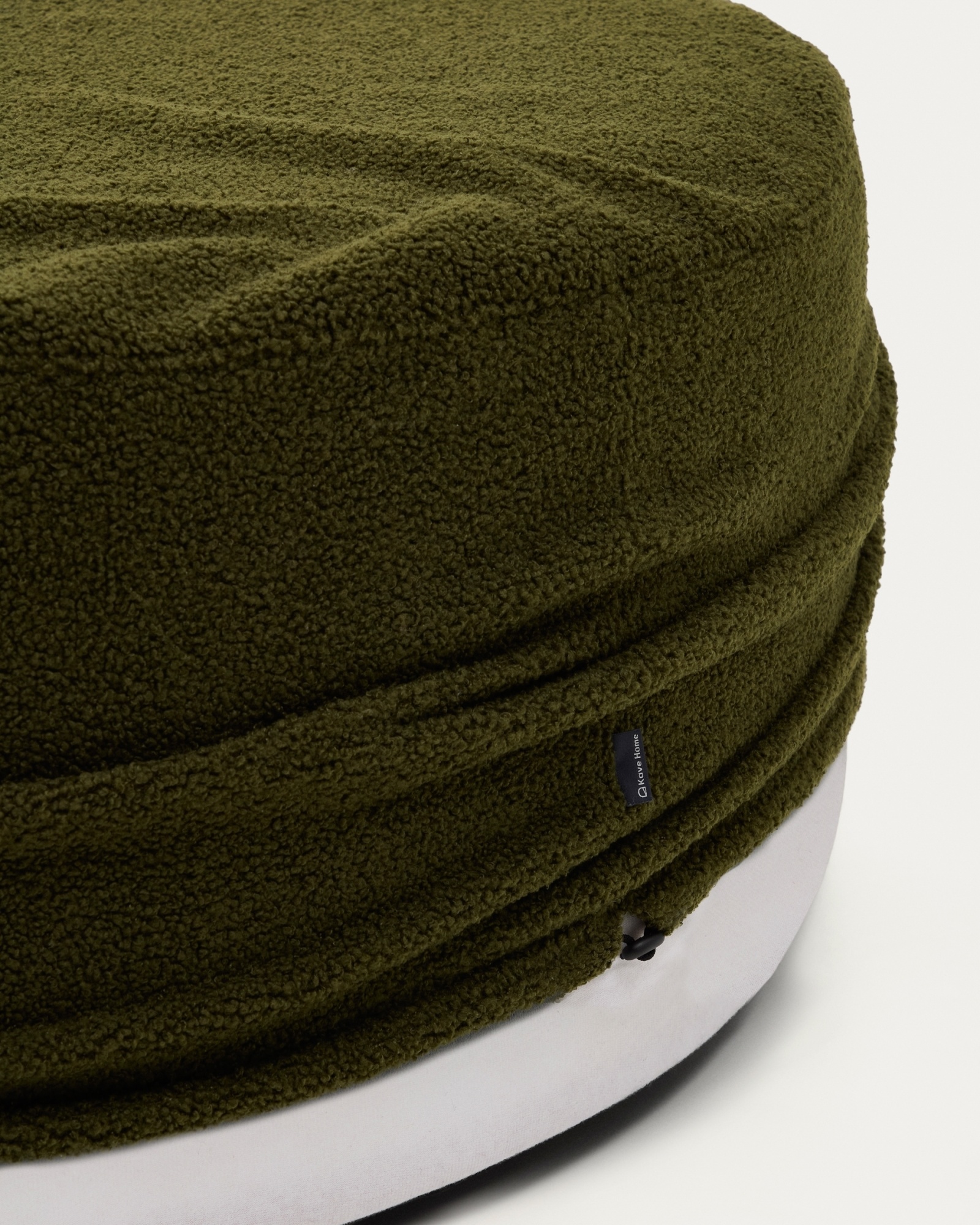 Пуф Kaeli со съемным чехлом из зеленого букле Ø 120 см La Forma (ex Julia Grup)