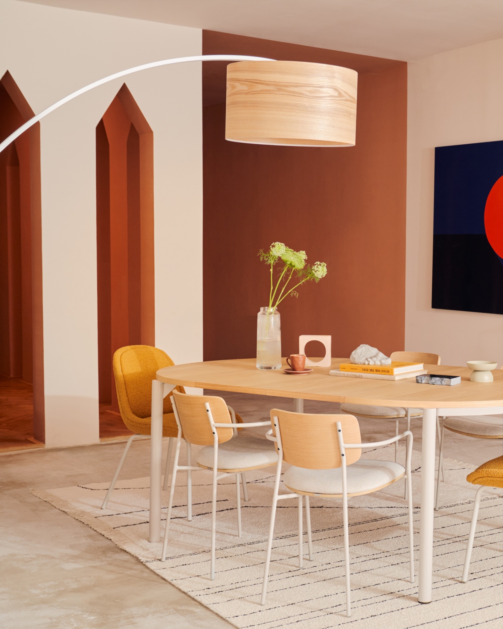 Montuiri раздвижной круглый стол из дубового шпона с серыми ножками La Forma (ex Julia Grup)