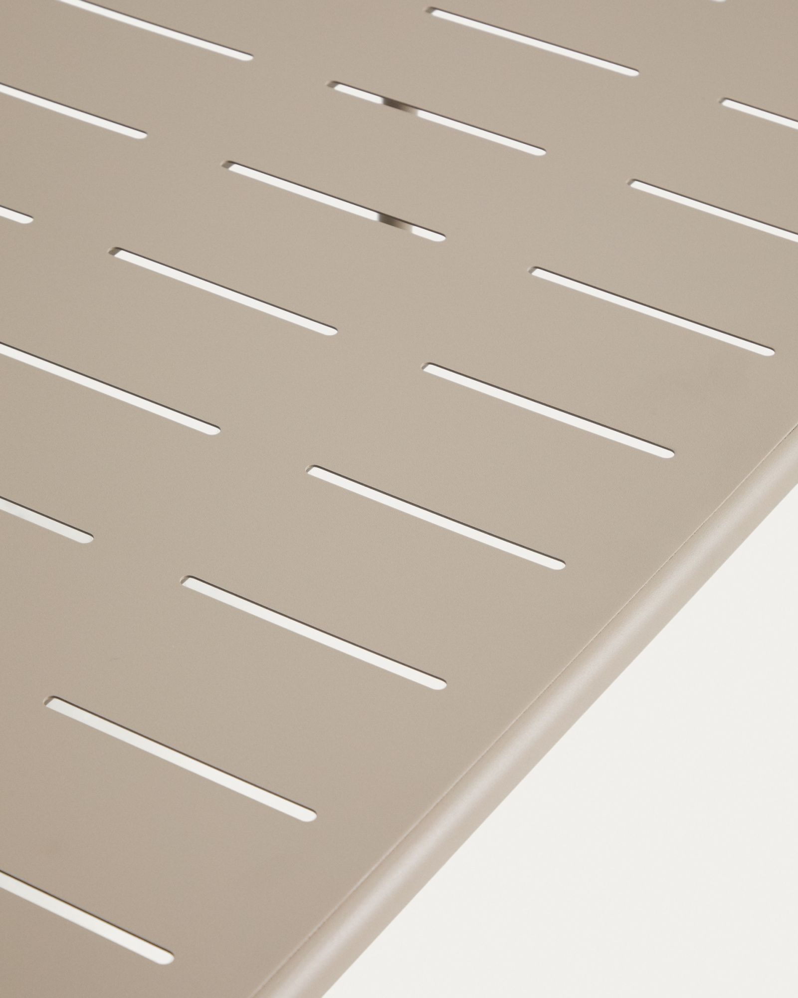 Уличный стол Brai из оцинкованной стали бежевого цвета, 180 x 90 см La Forma 482203