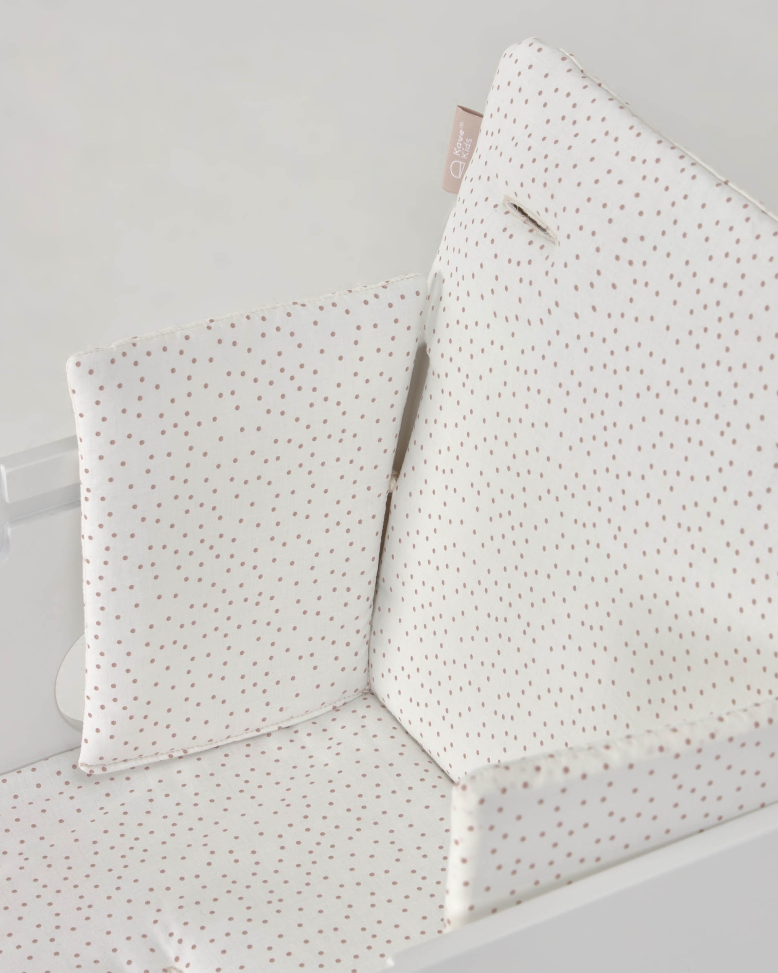 Подушка для стульчика Nuun в розовый горошек 100% органический хлопок (GOTS) La Forma (ex Julia Grup)