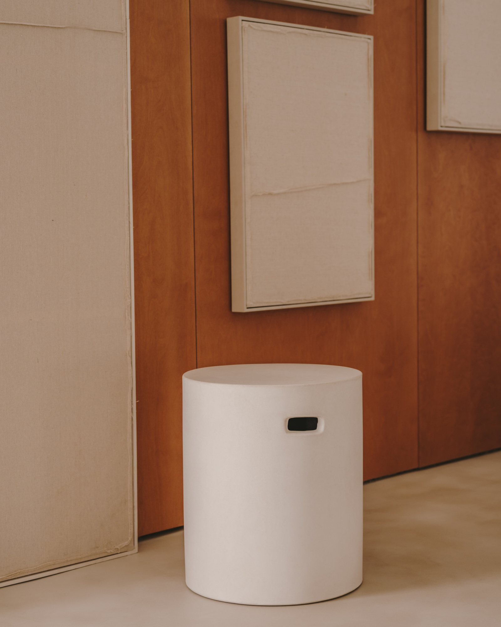 Aiguablava Подставка для ног из белого цемента Ø 37 см La Forma 156821