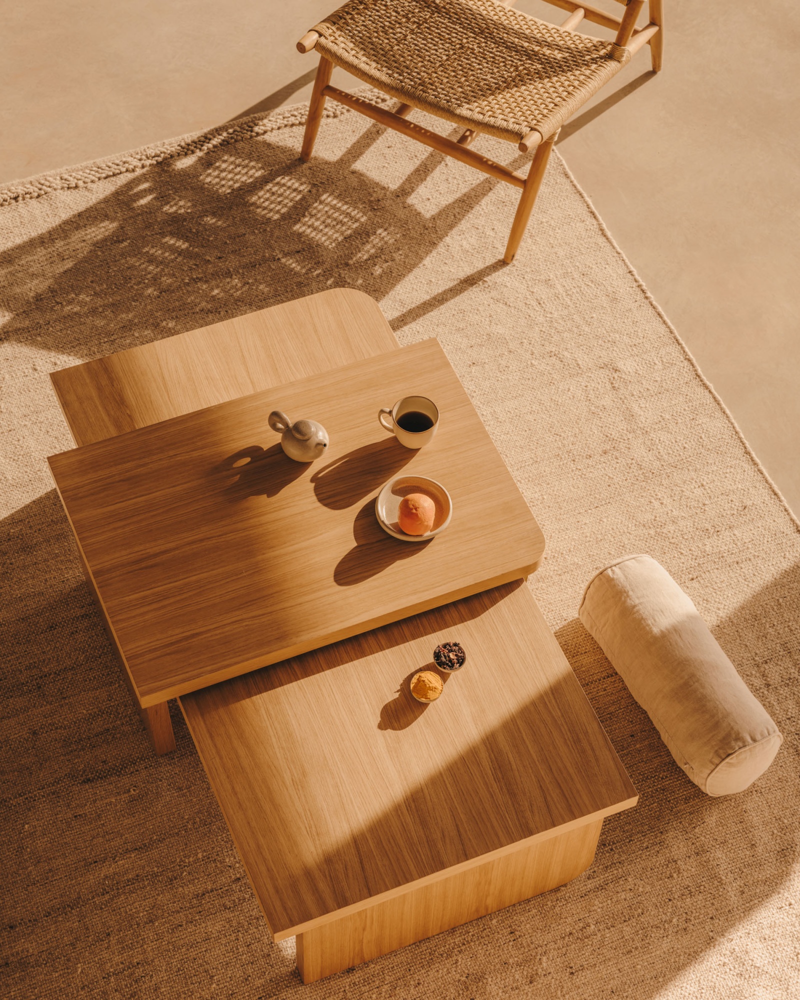 Oaq Журнальный столик из шпона дуба с натуральной отделкой 140 x 75 см La Forma (ex Julia Grup)