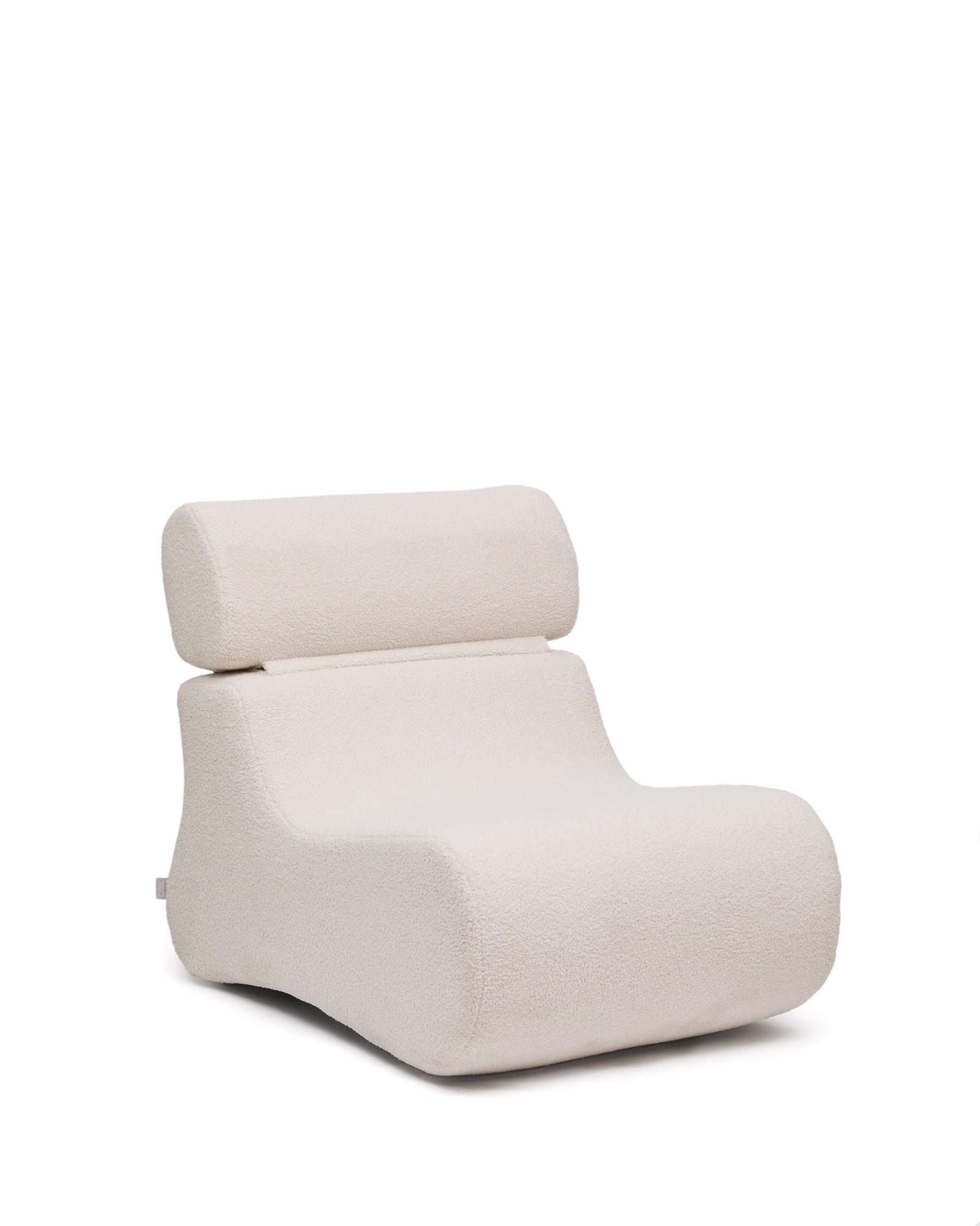 Club Кресло цвета экрю из ткани букле La Forma (ex Julia Grup)