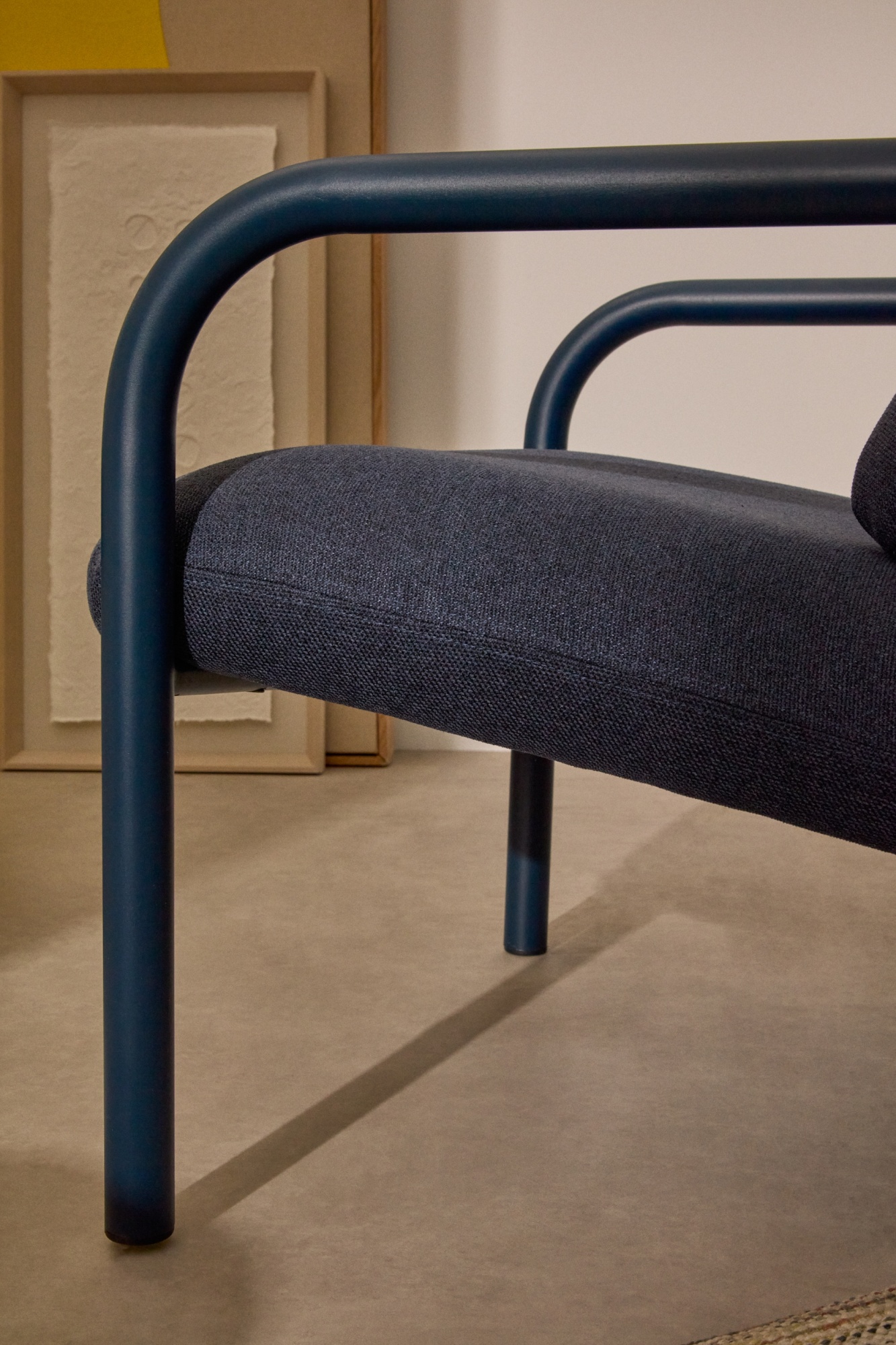 Кресло Inari синее из стали и полиэстра La Forma (ex Julia Grup)