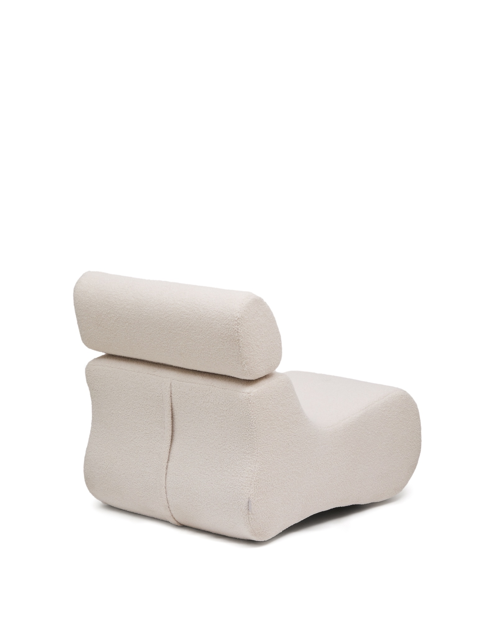 Club Кресло цвета экрю из ткани букле La Forma (ex Julia Grup)