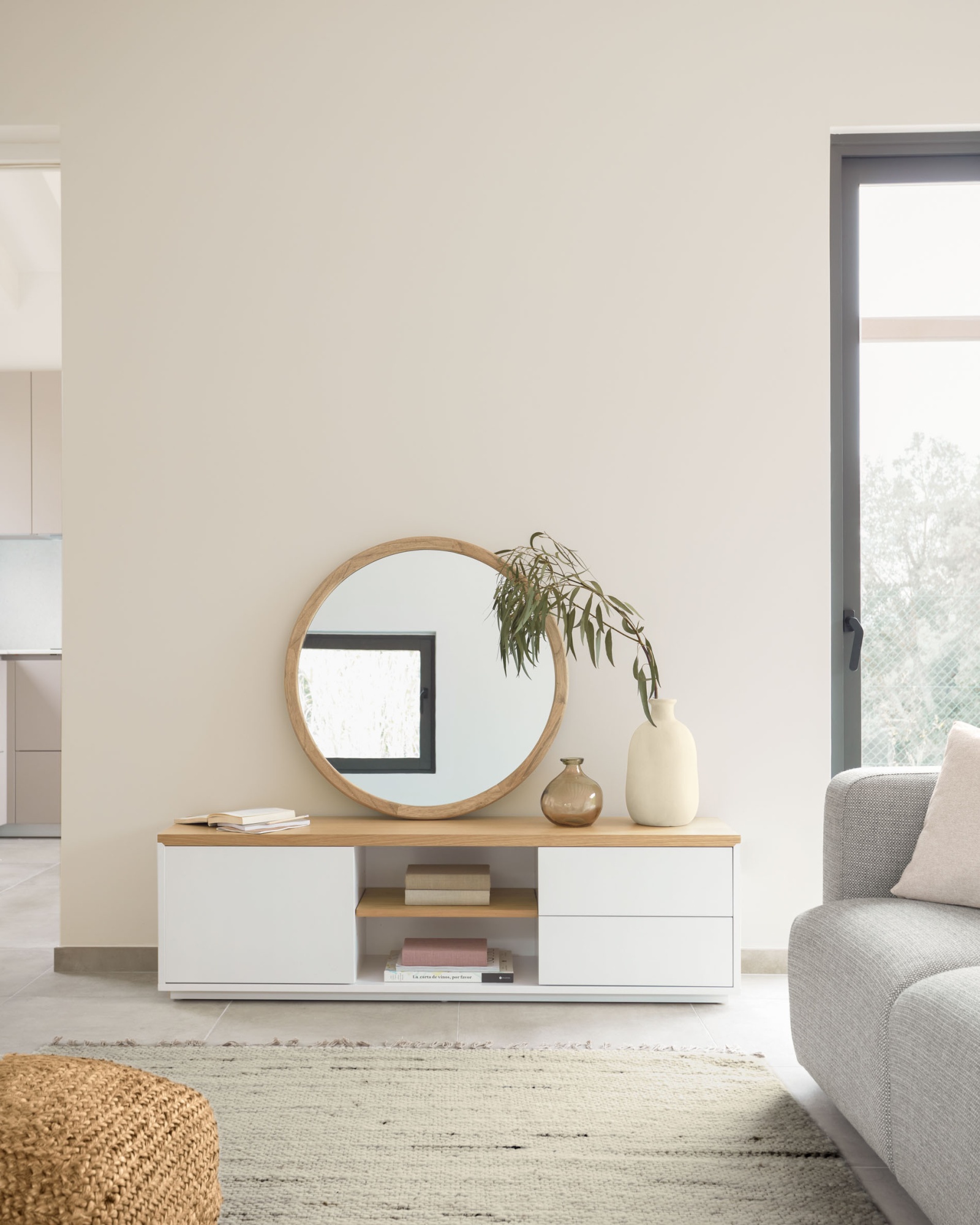 Тумба под ТВ Abilen шпон дуба и белый лак 150 x 44 cm La Forma (ex Julia Grup)