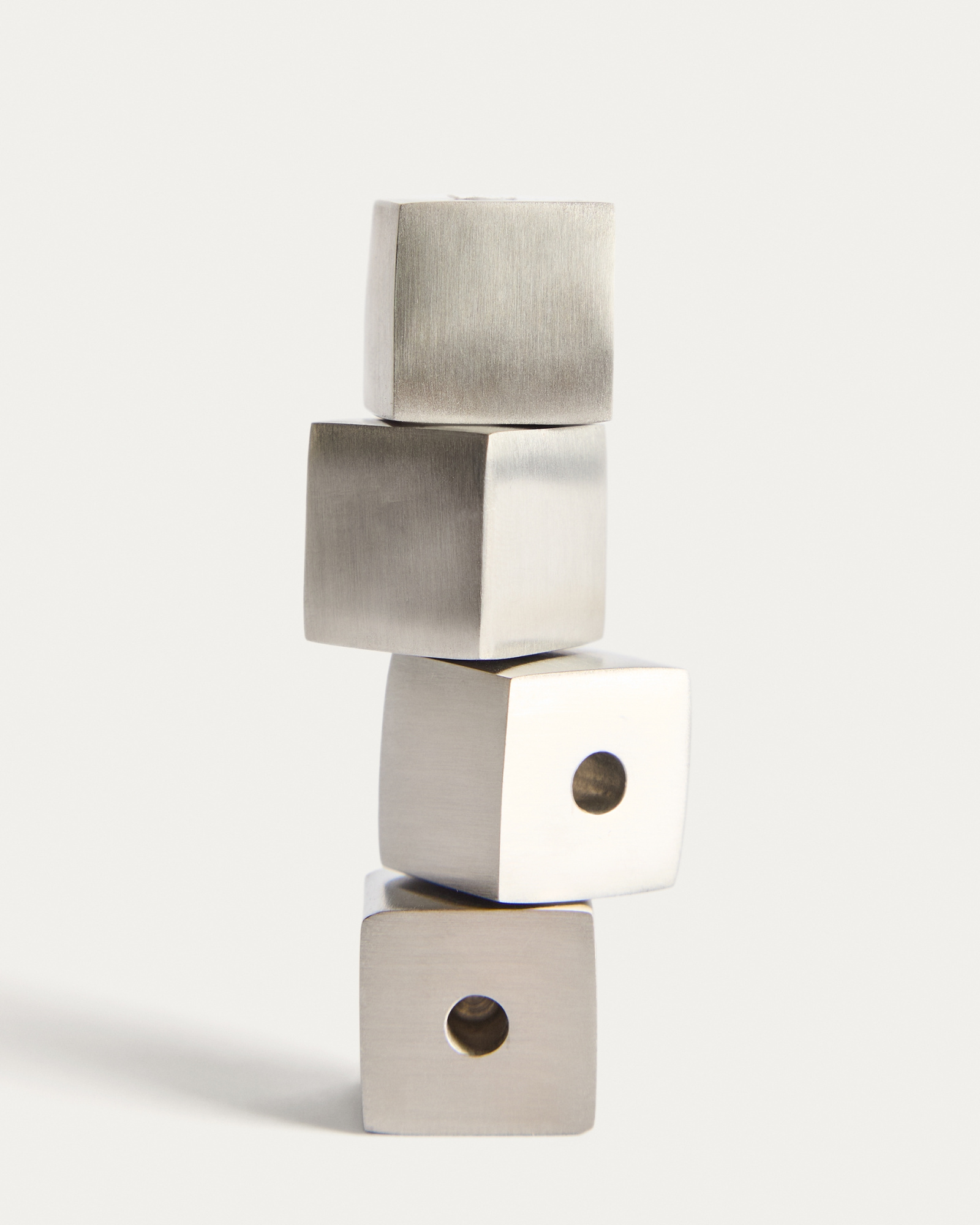 Набор из 4 подсвечников Acadia из нержавеющей стали с серебристым покрытием La Forma 481559