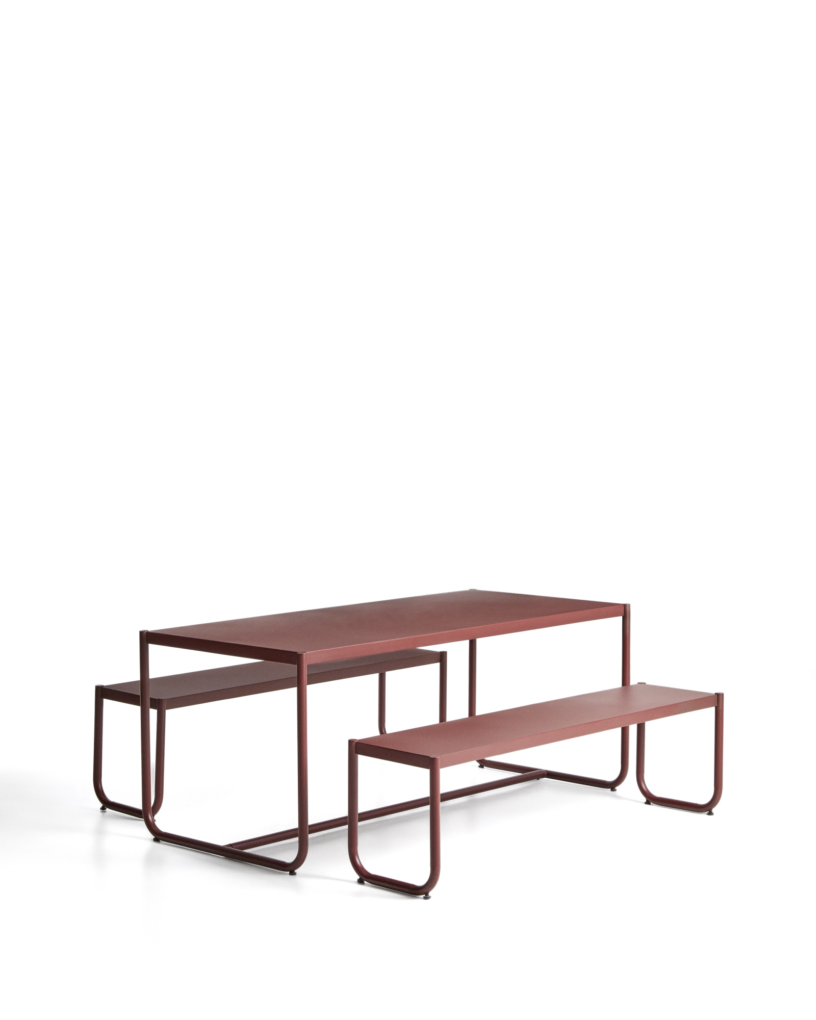 Комплект Sotil из 2 скамеек и стола из стали с гранатовой отделкой 183 x 83 cm La Forma 481283