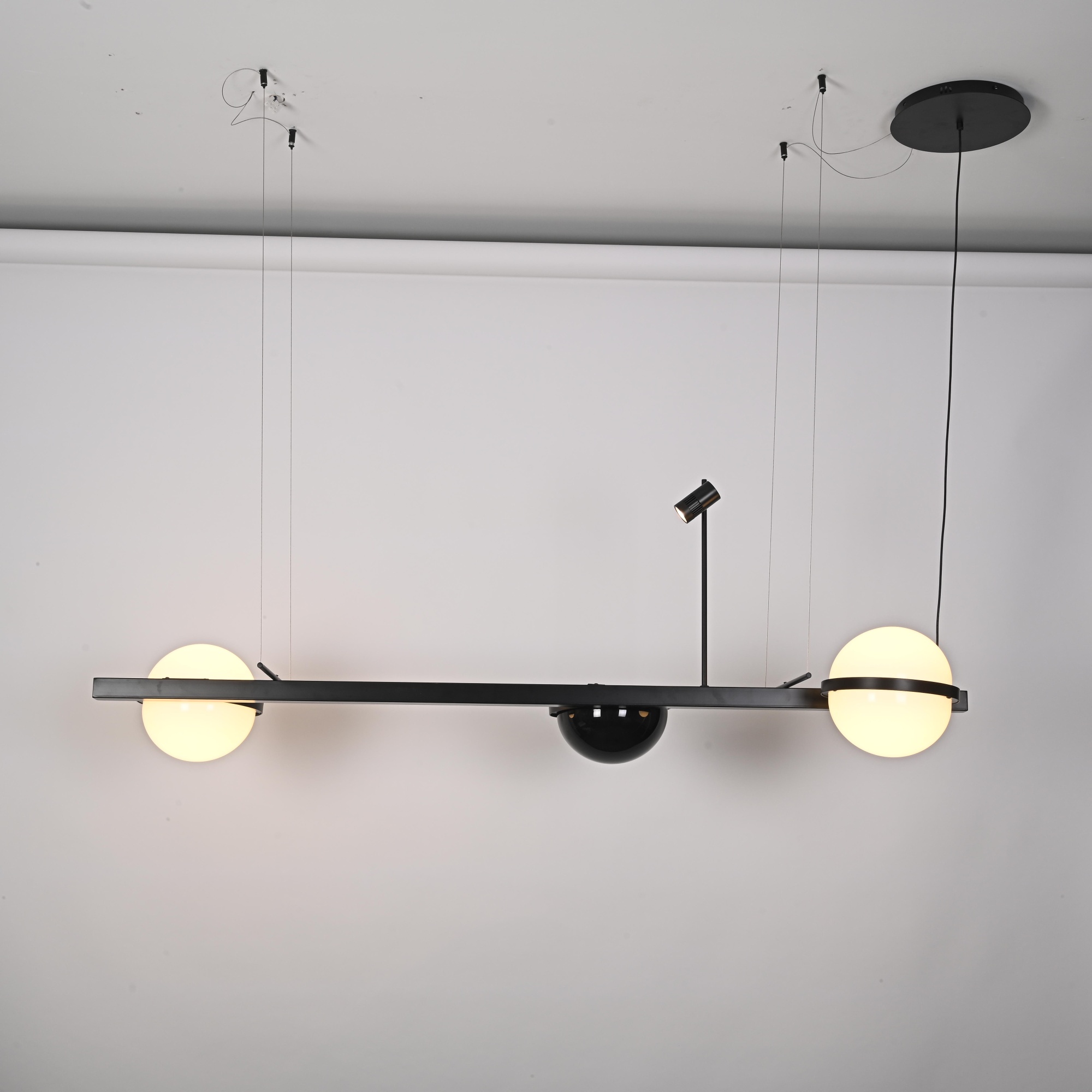 Реечный Подвесной Светильник Palma Wall Lamp 2 Шара + 1 Вазон Горизонтальная By Imperiumloft