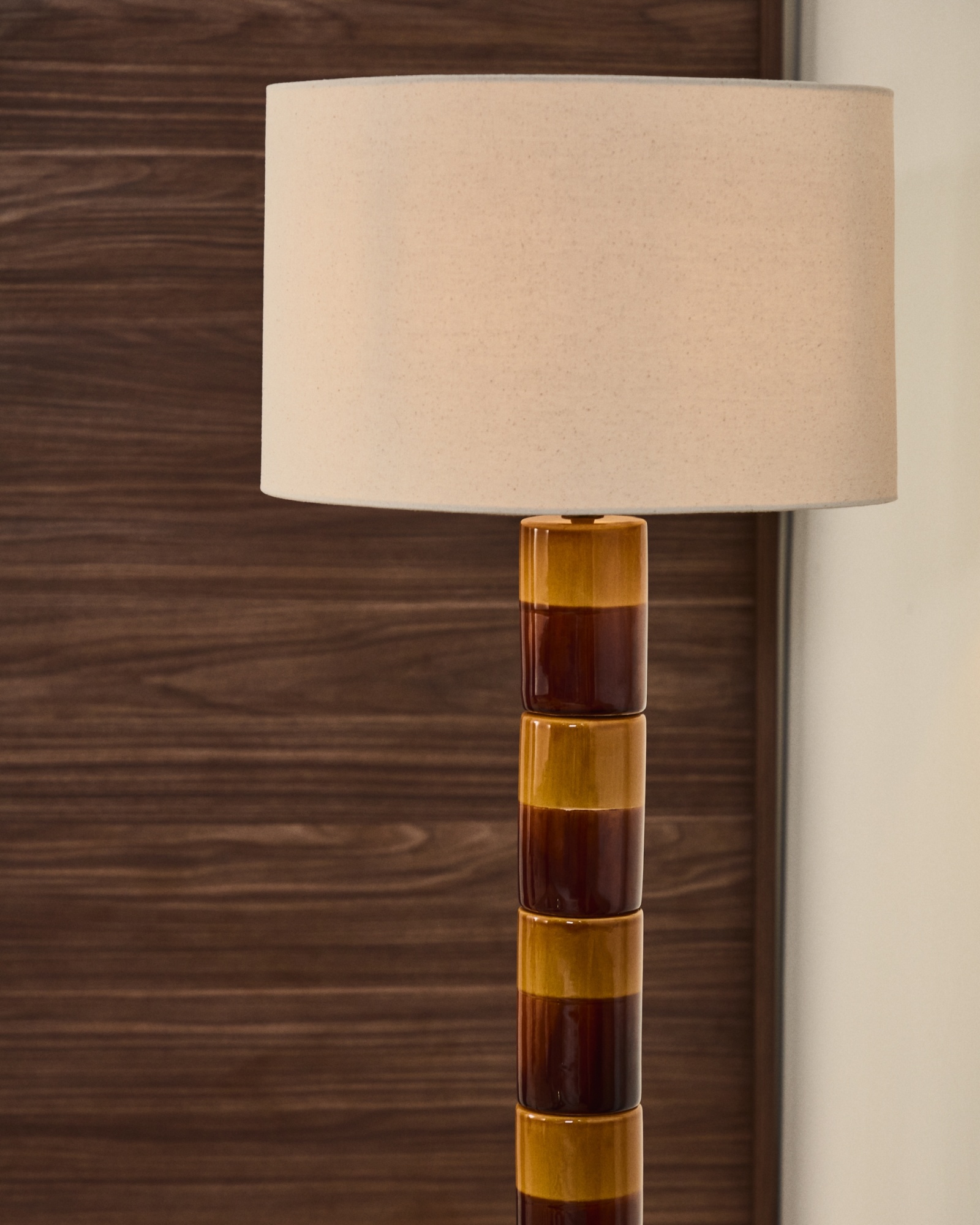 Торшер Mavran из коричневой керамики с хлопковым абажуром La Forma (ex Julia Grup)