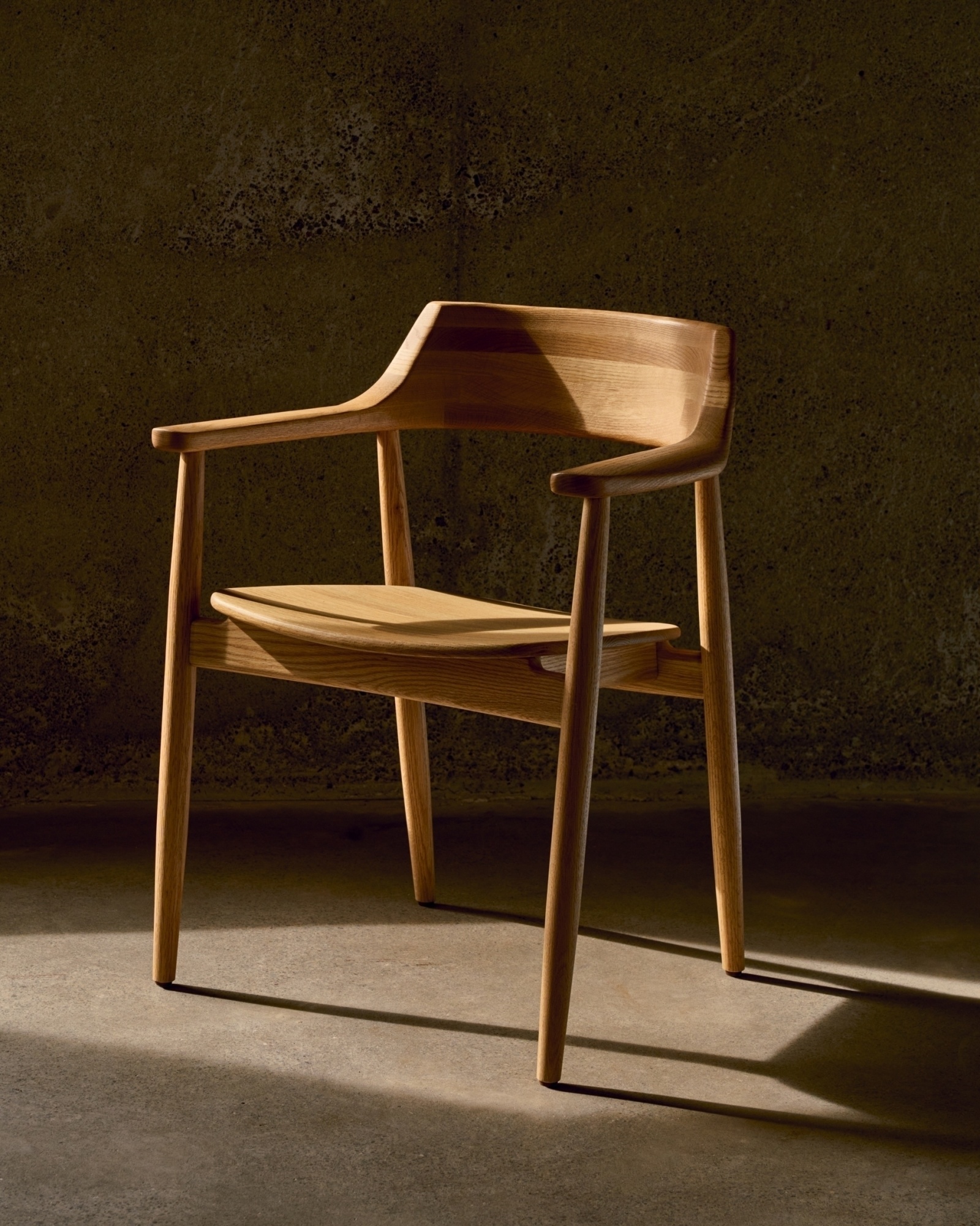 Стул Fondes из массива дуба с натуральной отделкой FSC Mix Credit La Forma (ex Julia Grup)