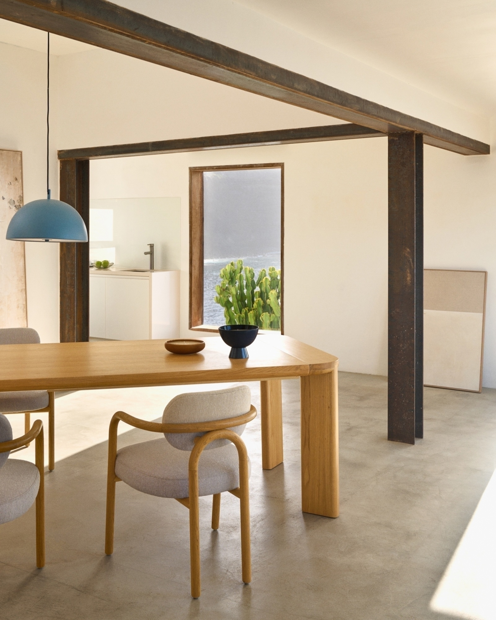 Стол Jondal раздвижной из массива и дубового шпона 200 (280) см x 100 см La Forma (ex Julia Grup)