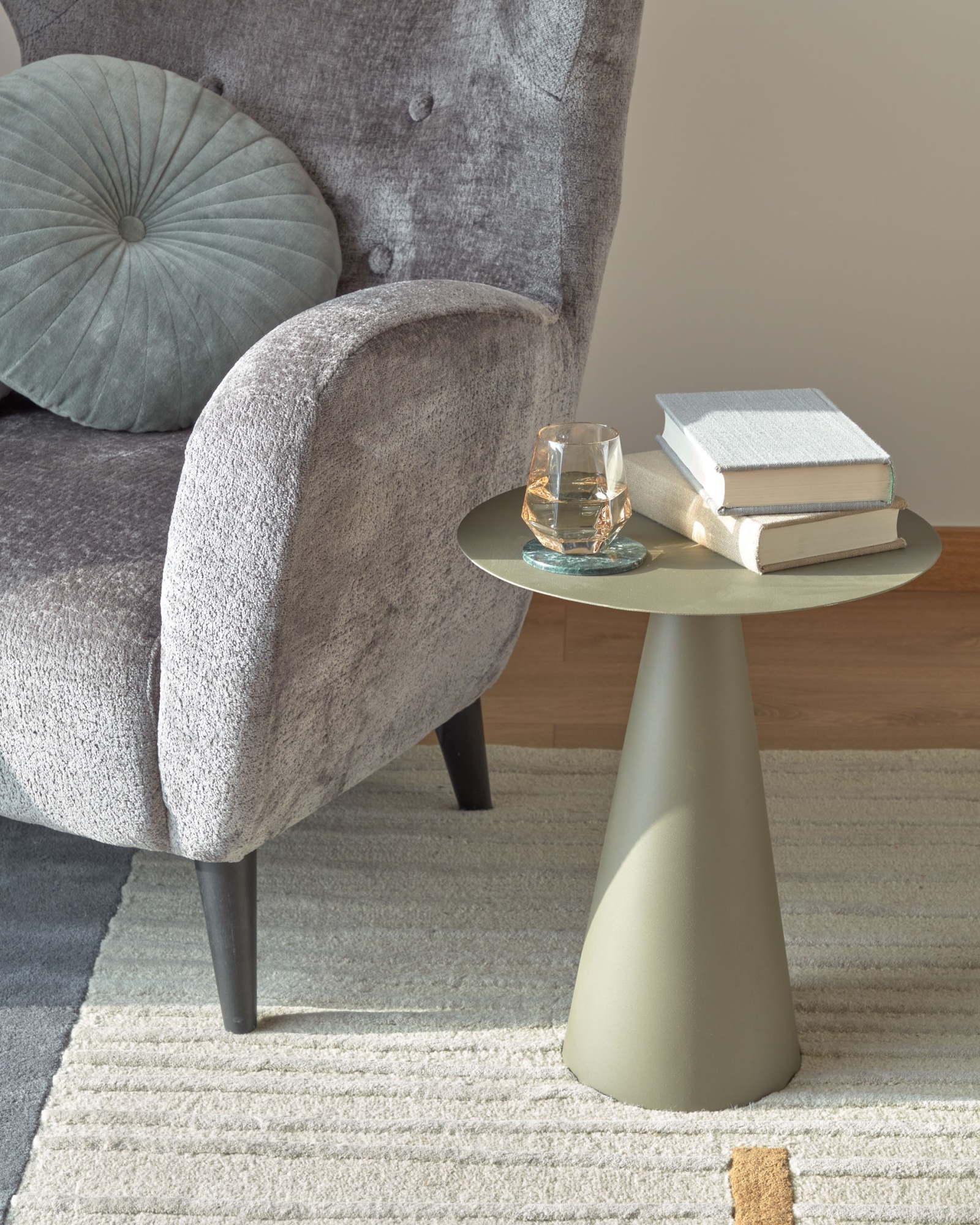 Приставной столик Shirel Ø 40 cm зеленый La Forma (ex Julia Grup)