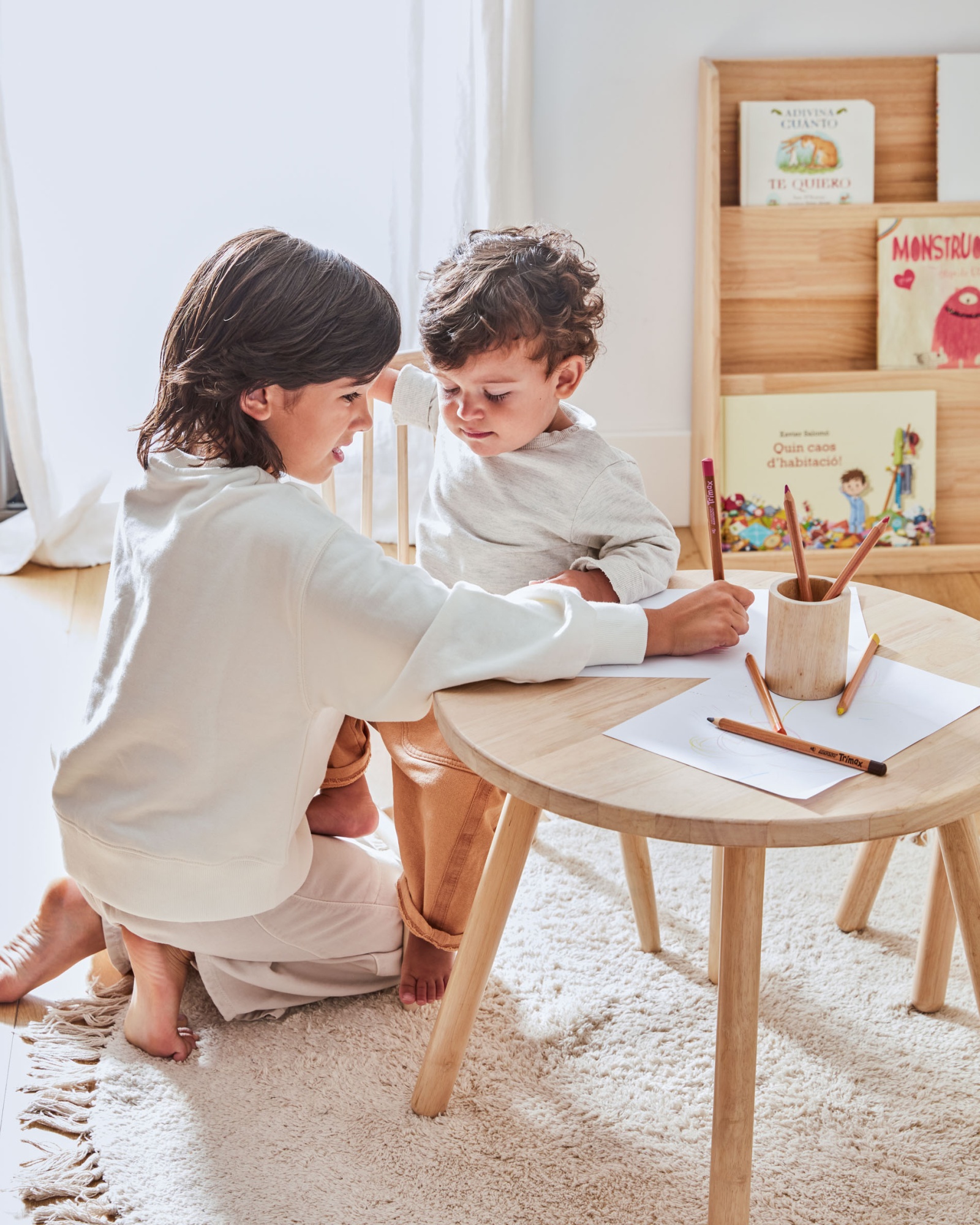 Dilcia подставка для карандашей из массива каучука La Forma (ex Julia Grup)