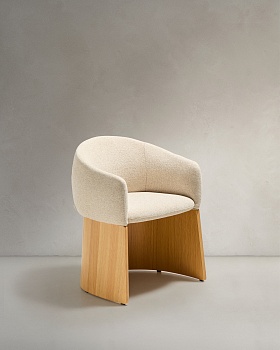 Стул Bosca из бежевого шенилла и дубового шпона La Forma (ex Julia Grup)