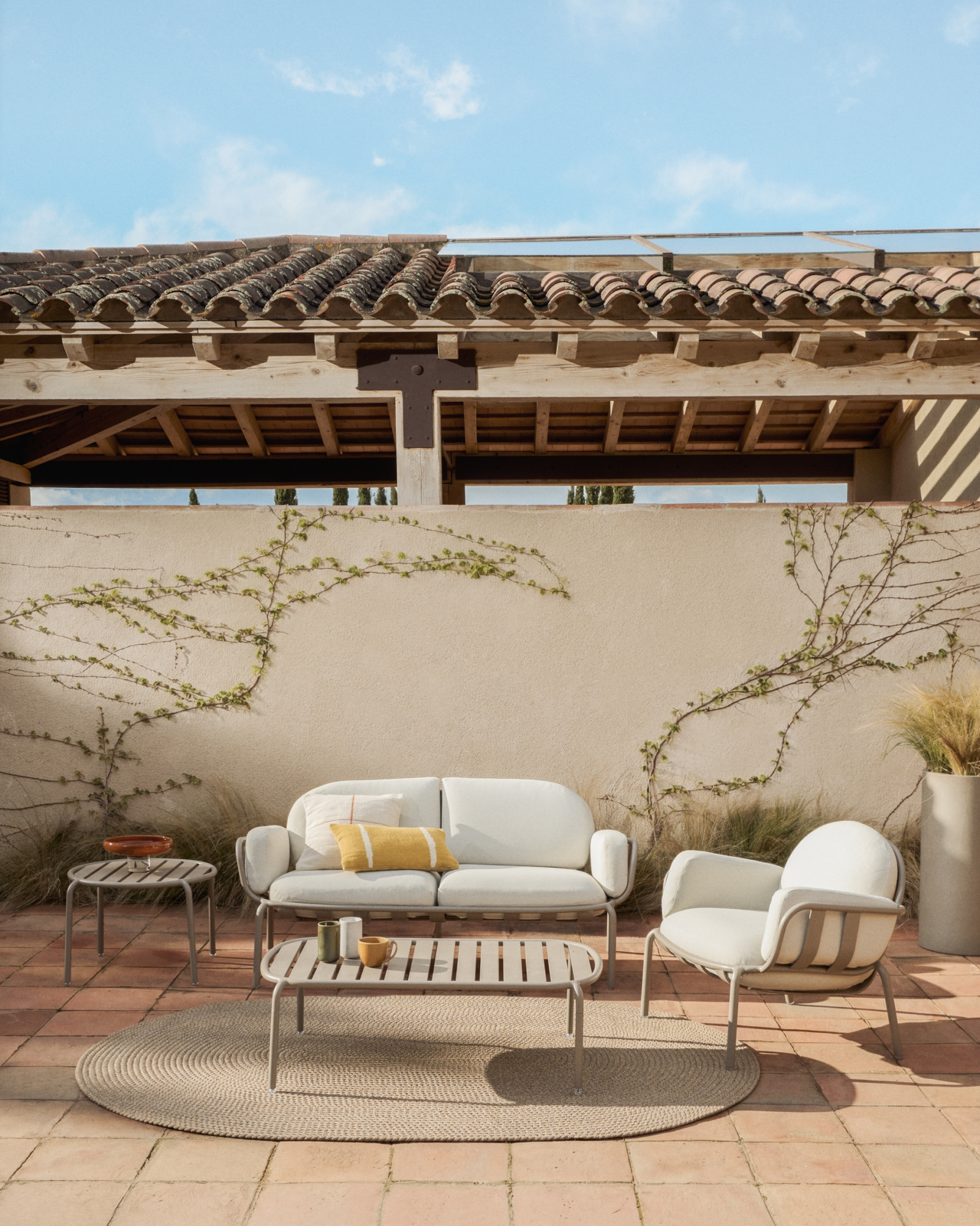 Ковер Despas из синтетического волокна бежевого цвета, 200 x 300 см La Forma 481395