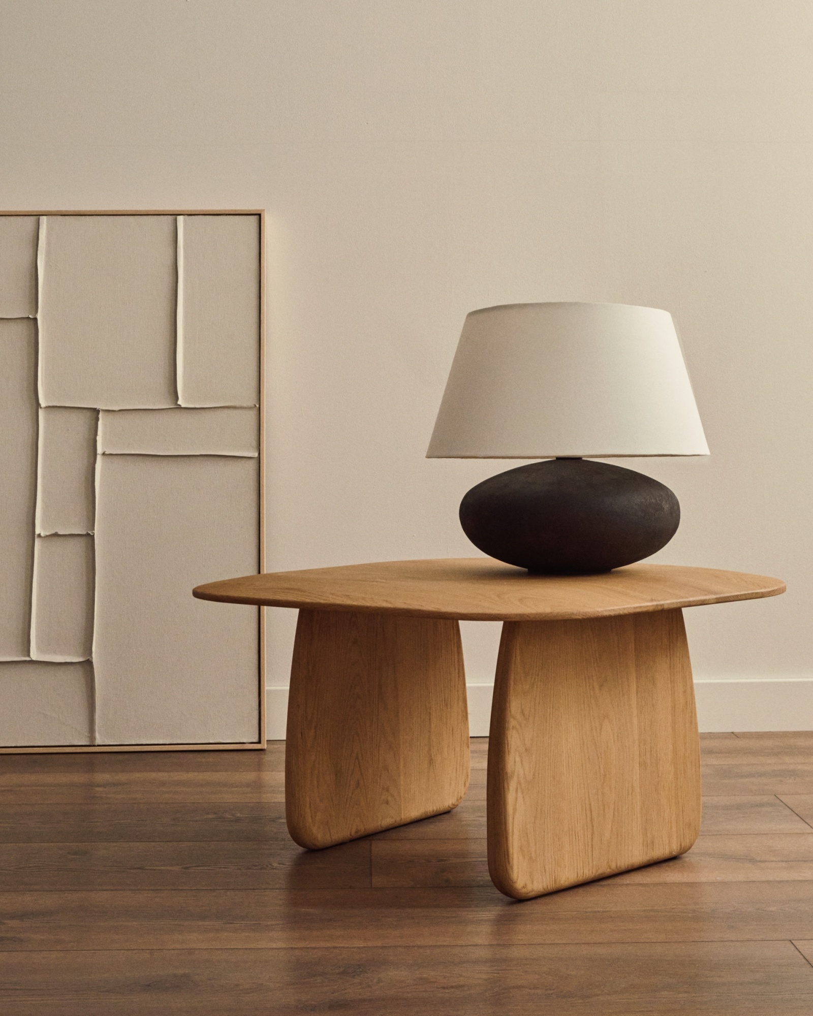 Журнальный столик Pirita из массива дуба в натуральной отделке, 70,6 x 70 La Forma (ex Julia Grup)