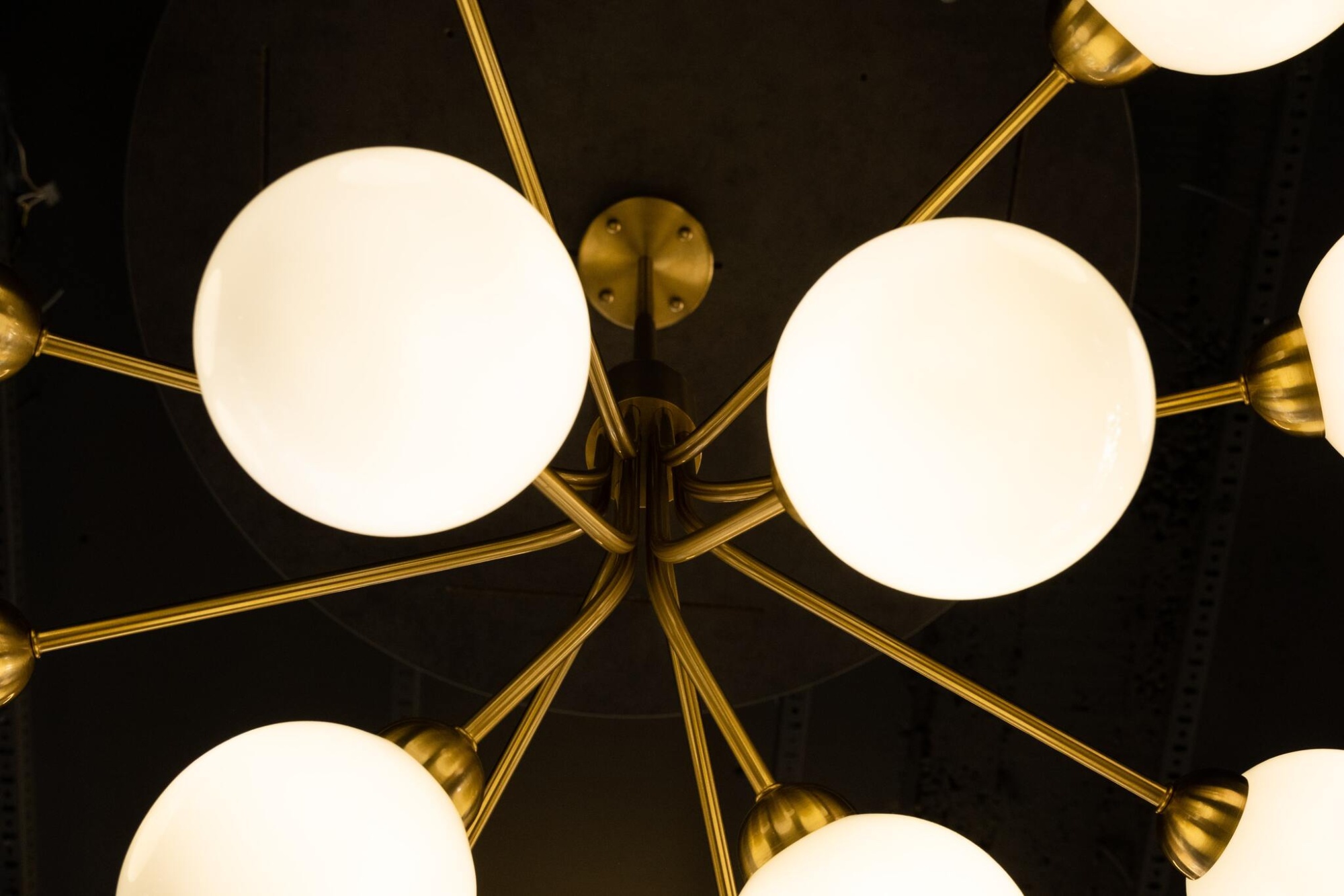 Люстра Milosh tendence 0856CL-12COP