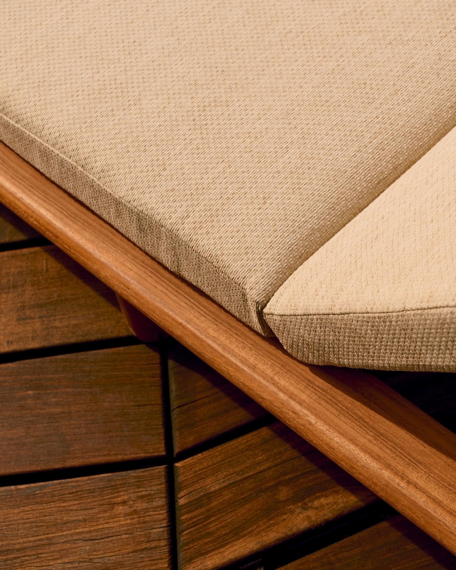 Шезлонг Turqueta из массива тикового дерева La Forma (ex Julia Grup)