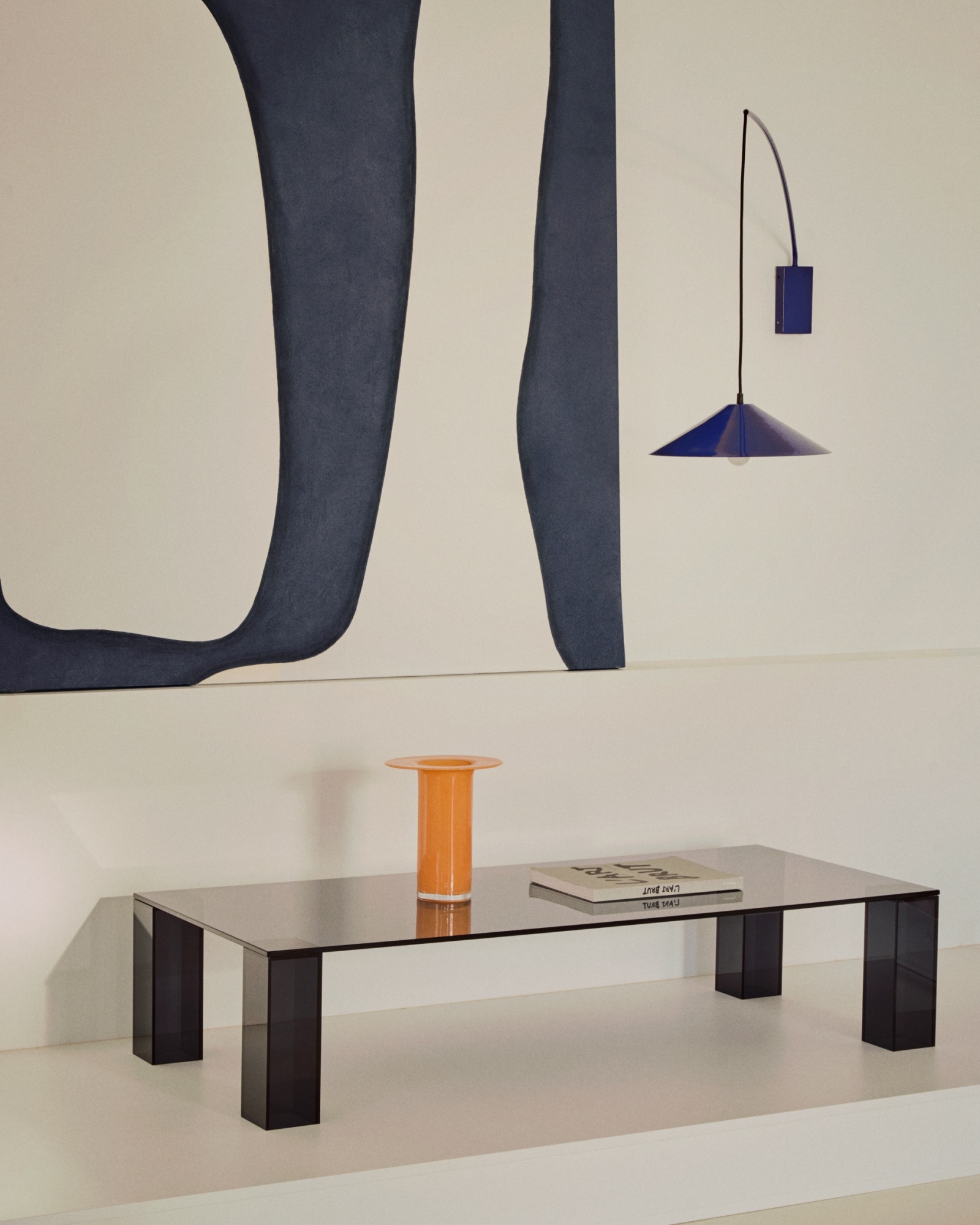 Журнальный столик Adularia из стекла темно-серого цвета 140 x 60 La Forma (ex Julia Grup)