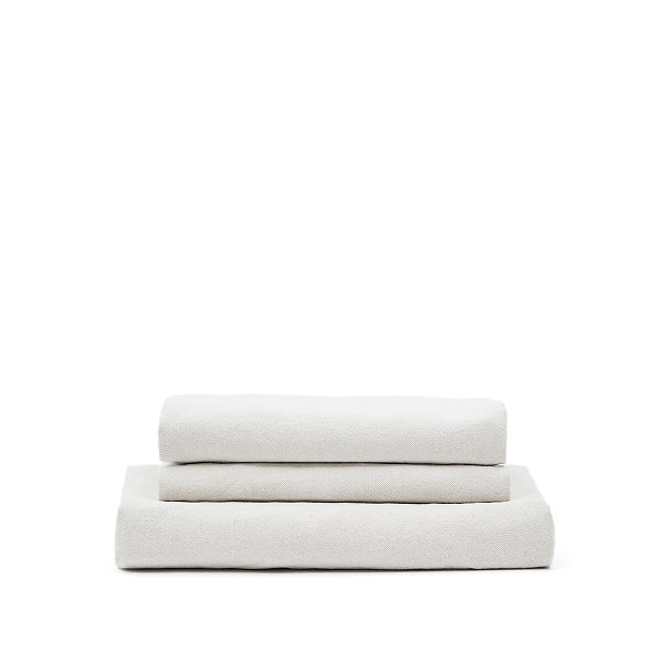 A cover designed to keep your Nora armchair in brand-new conition. Made from linen and cotton fabri La Forma 193964