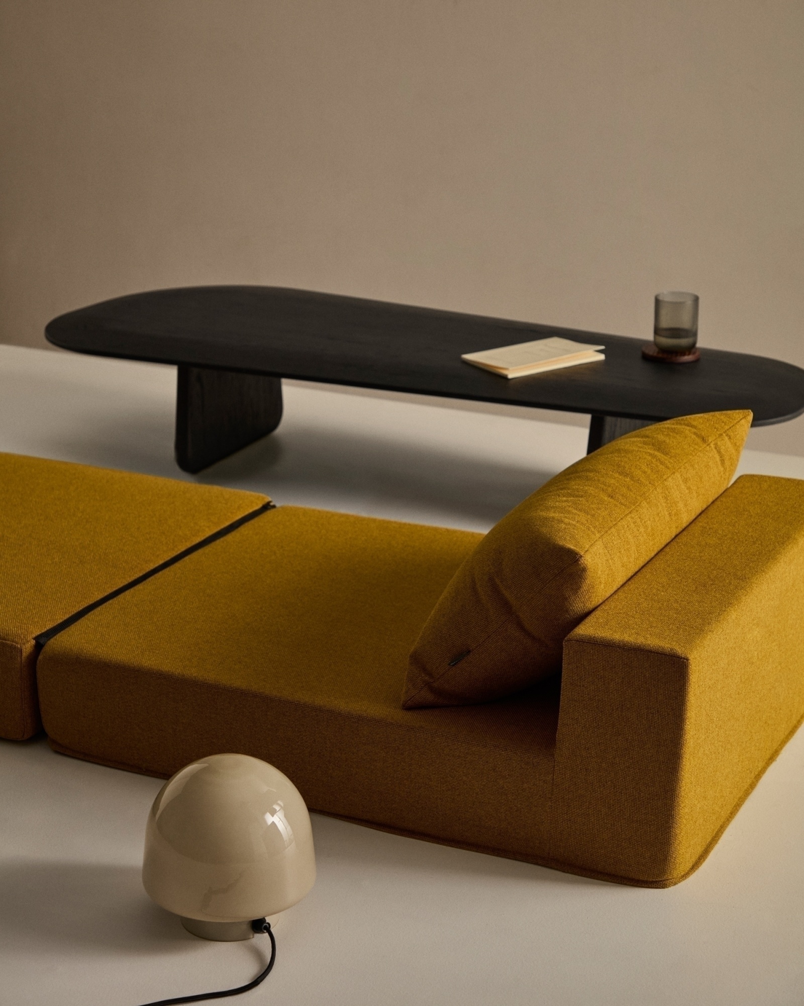 Arty горчичный трансформируемый пуф/кровать 70 x 89 (200) см La Forma (ex Julia Grup)