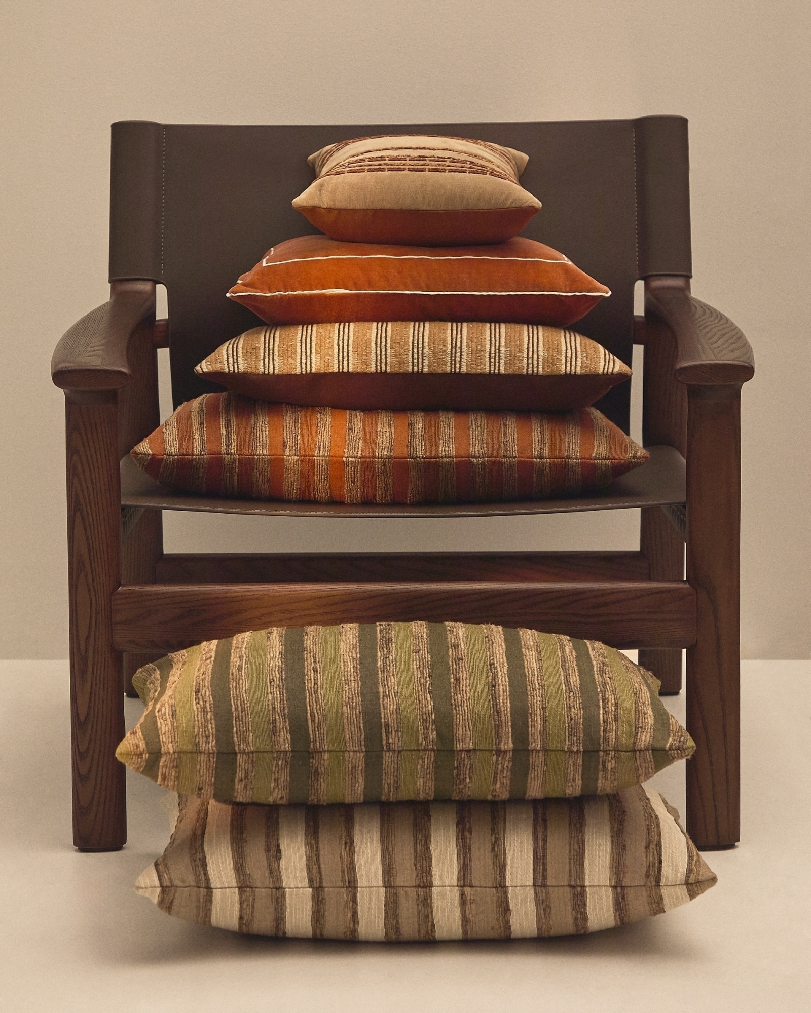 Чехол для подушки Dorevi из жаккарда в зеленую полоску 40 x 60 см La Forma (ex Julia Grup)