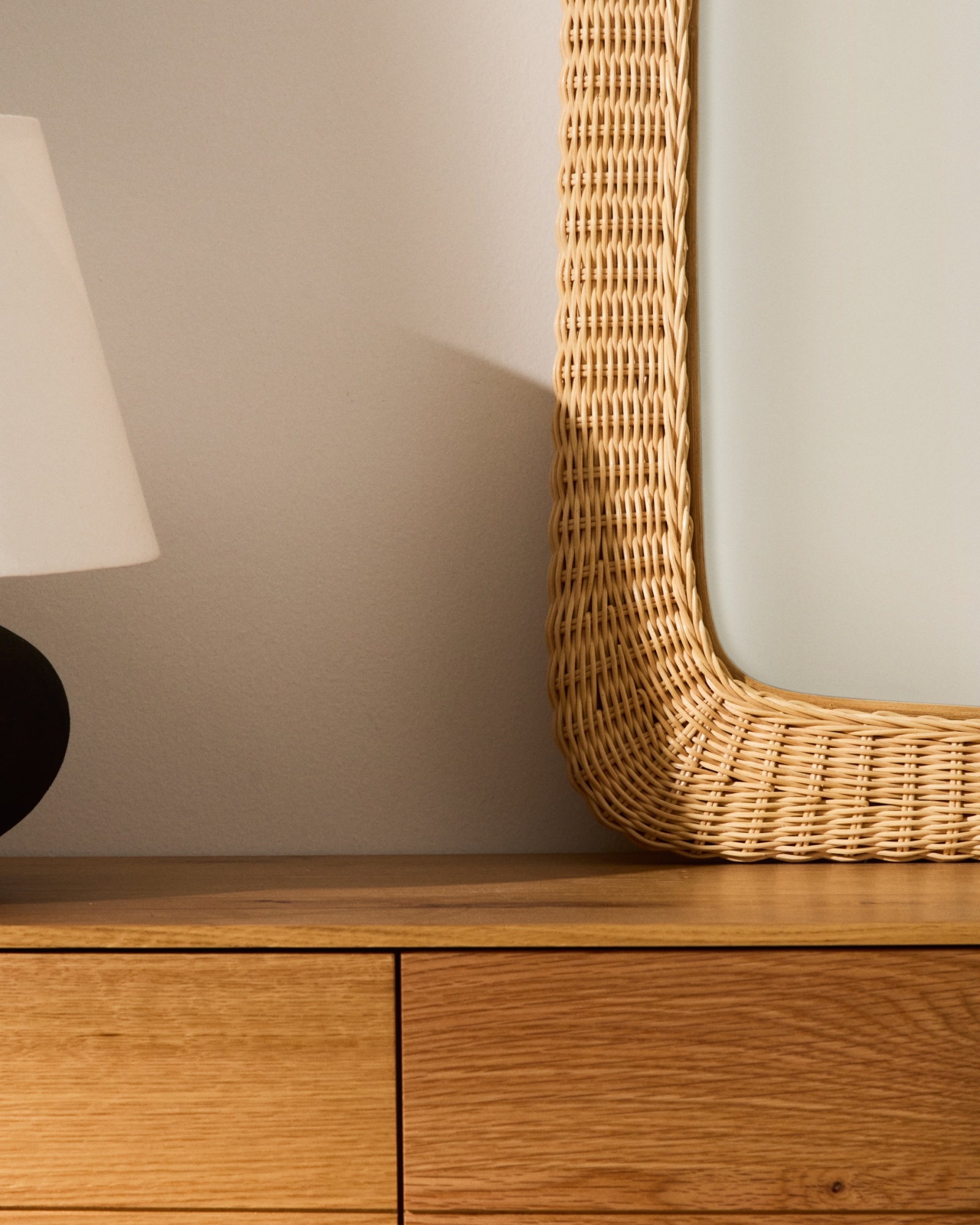 Зеркало из ротанга Zilna 58 x 79 см La Forma (ex Julia Grup)