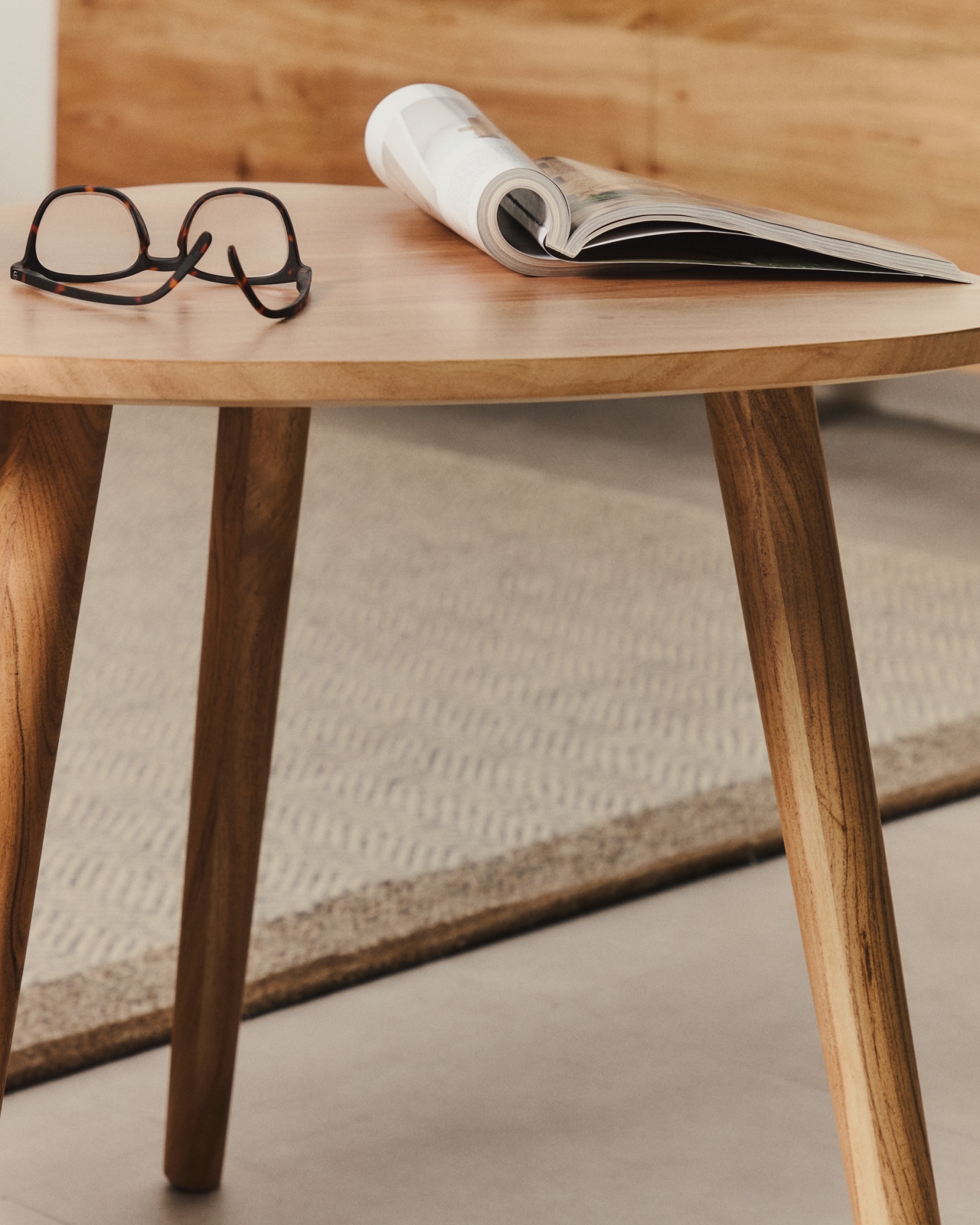 Комплект из 2-х столиков Duvani из массива акации с выбеленной отделкой La Forma (ex Julia Grup)