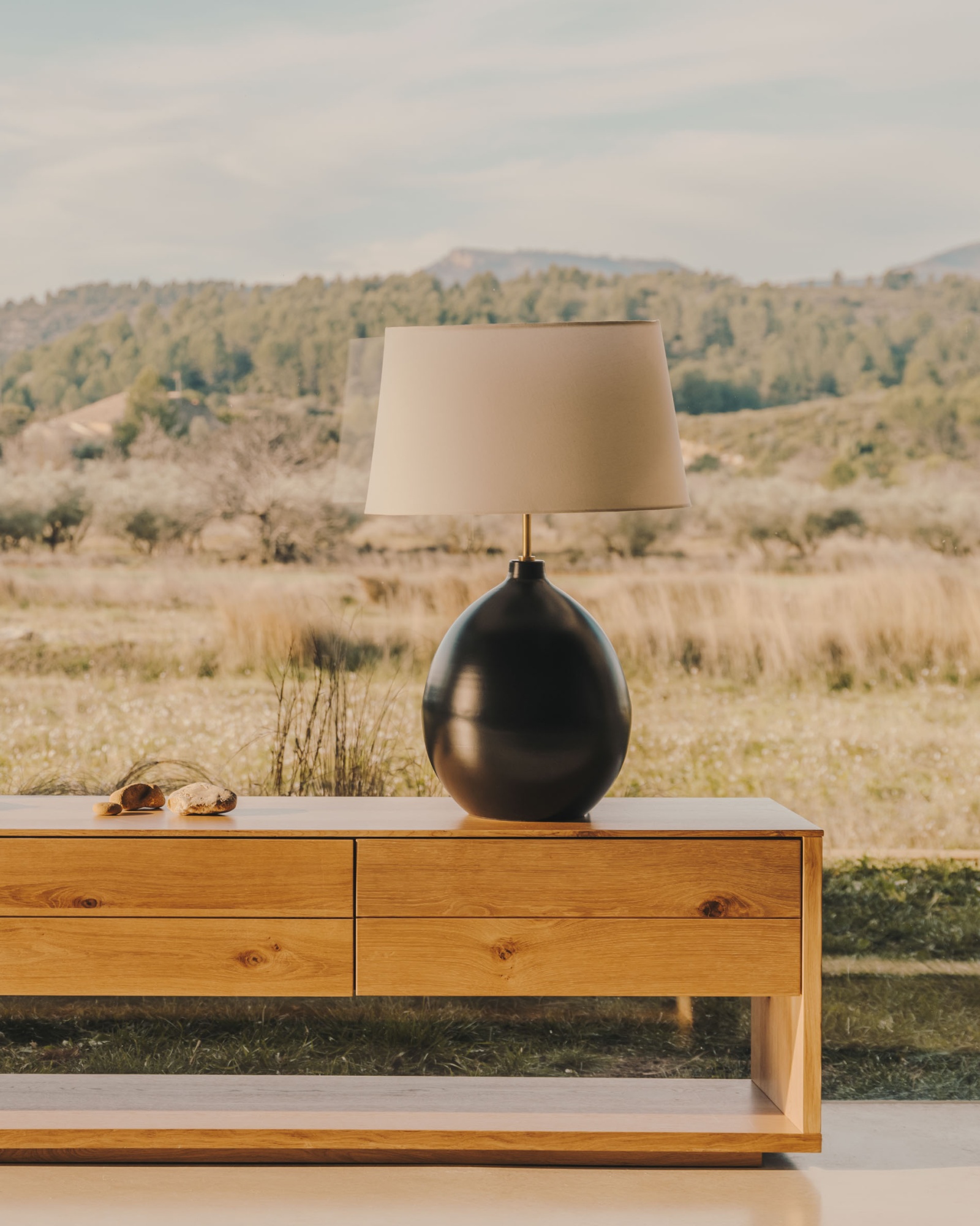 Foixa Металлическая настольная лампа с черной отделкой La Forma (ex Julia Grup)