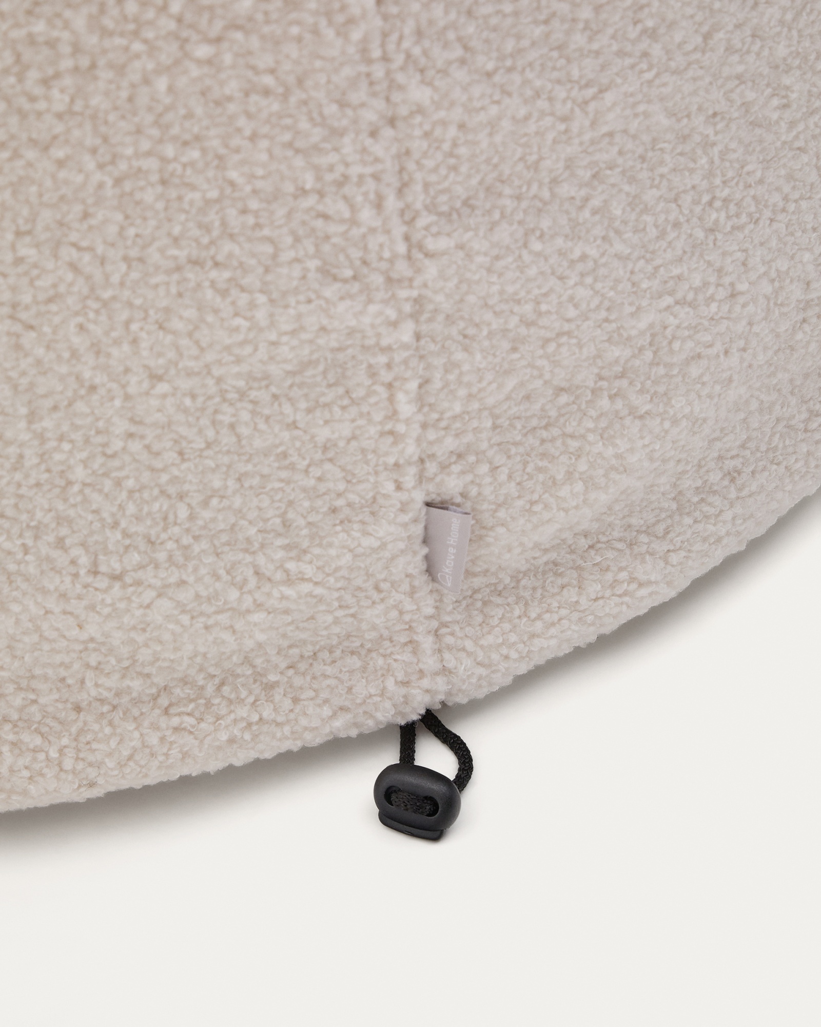 Чехол на пуф Kaeli из экрю букле Ø 60 см La Forma (ex Julia Grup)