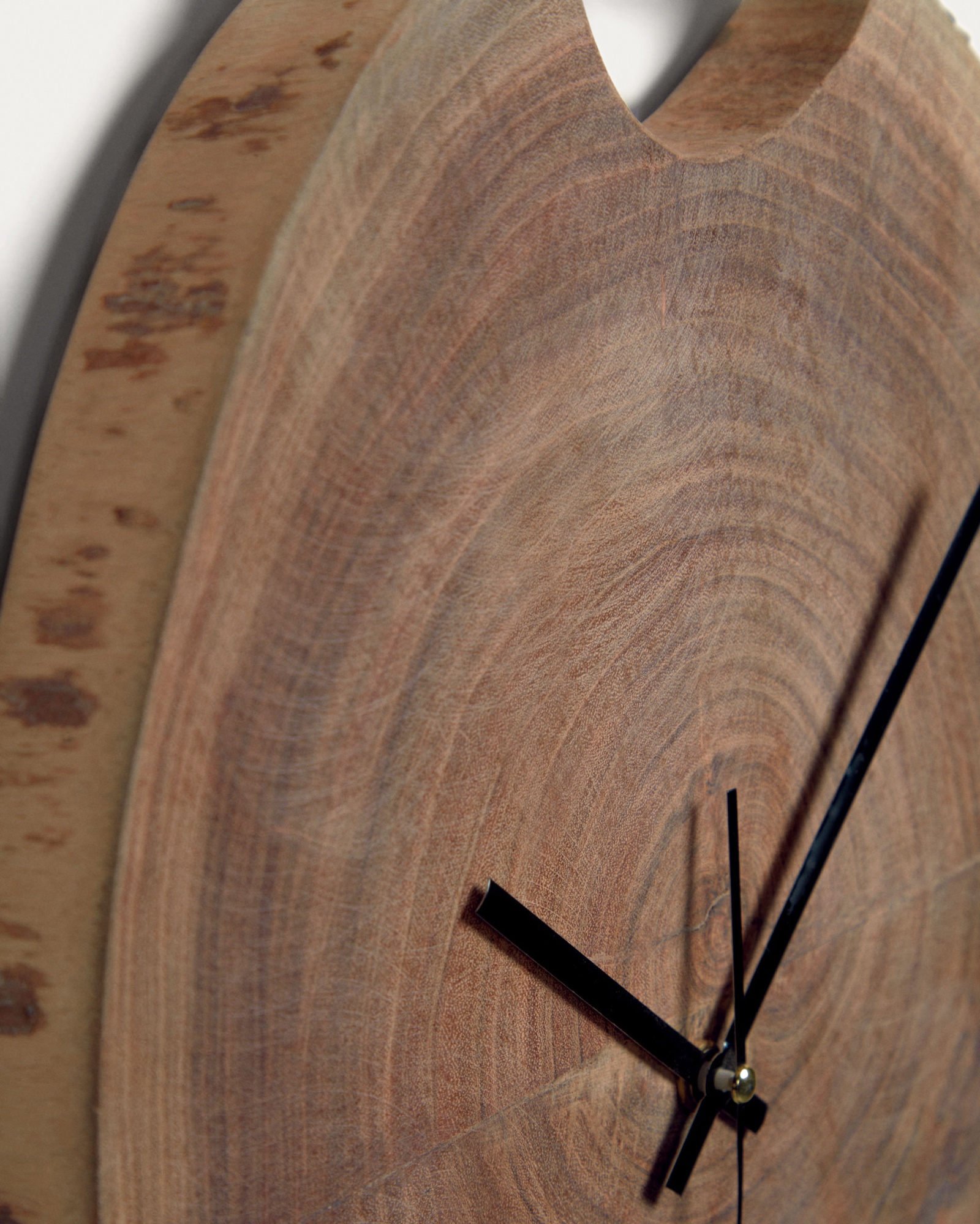 Настенные часы Reva круглые из массива акации Ø 35 см La Forma (ex Julia Grup)