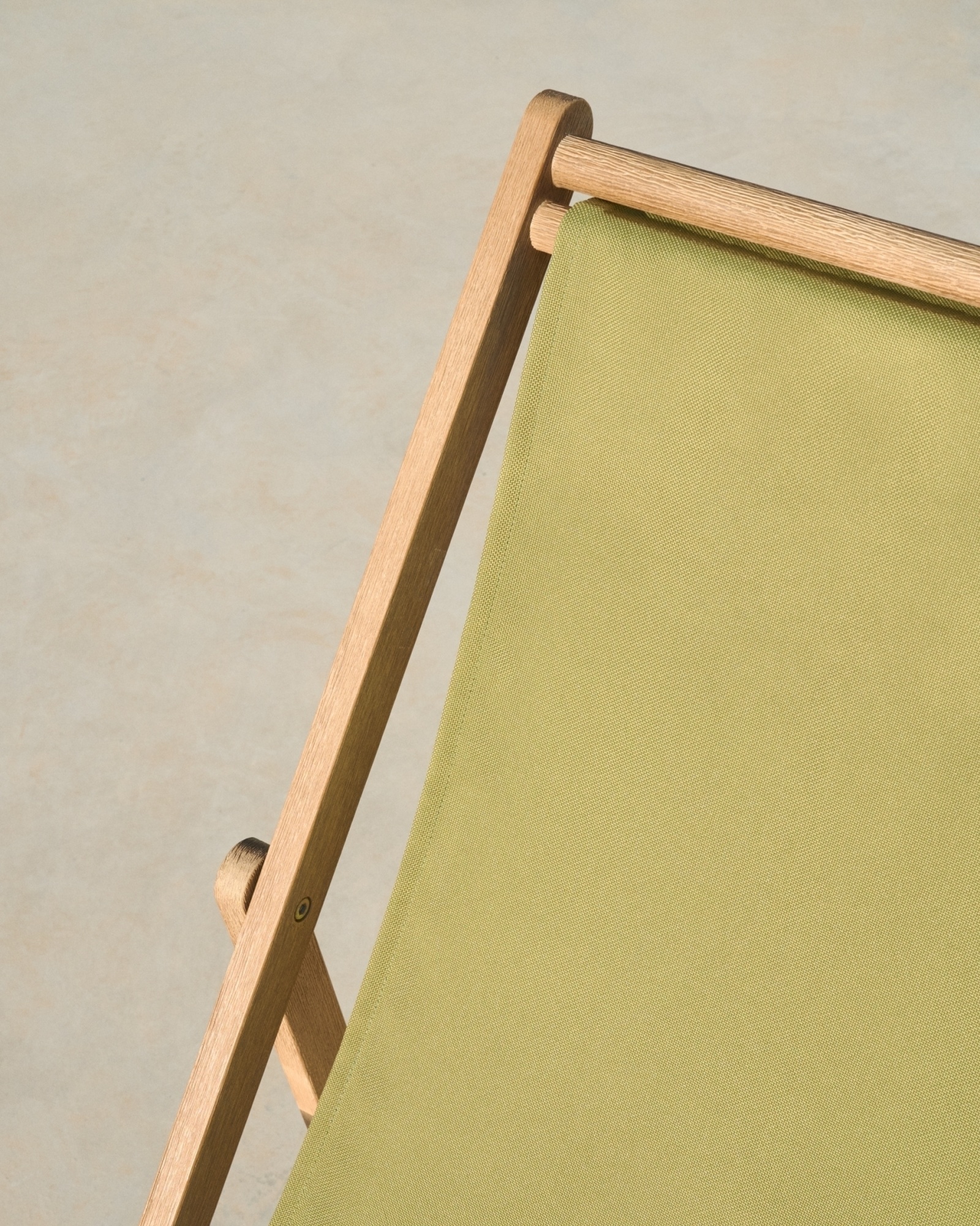 Складное кресло Vilara из акации для улицы салатового цвета La Forma (ex Julia Grup)