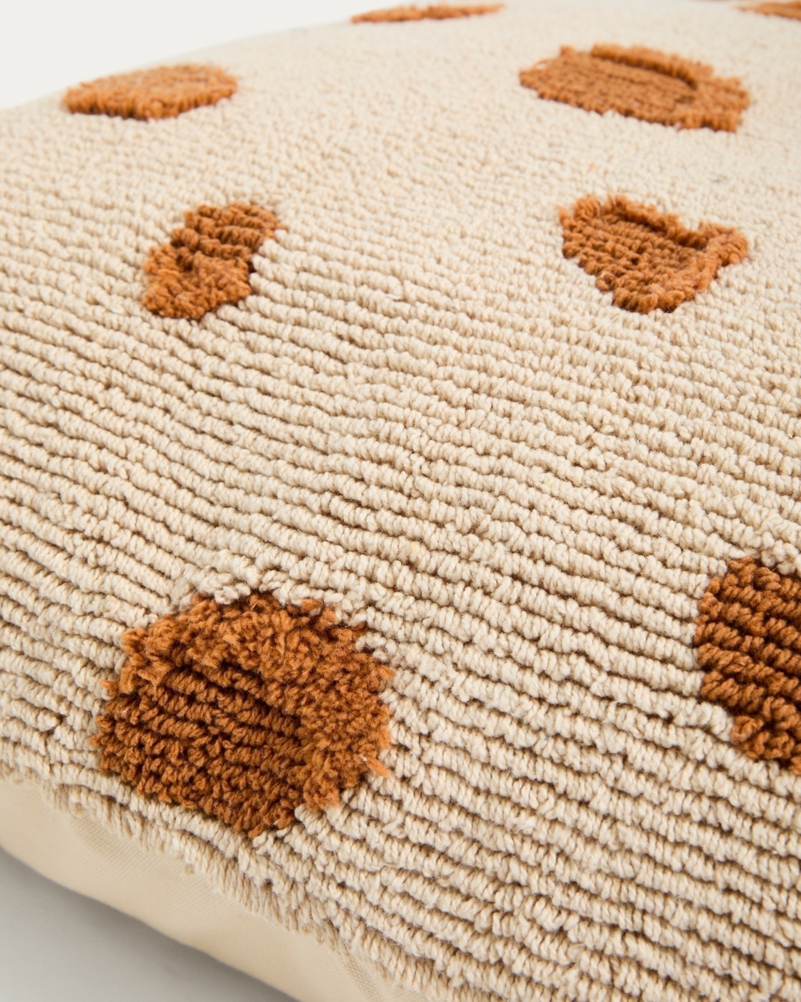 Подушка для пола из бежевого хлопка Tandani с рисунком гепарда 70 x 70 см La Forma (ex Julia Grup)