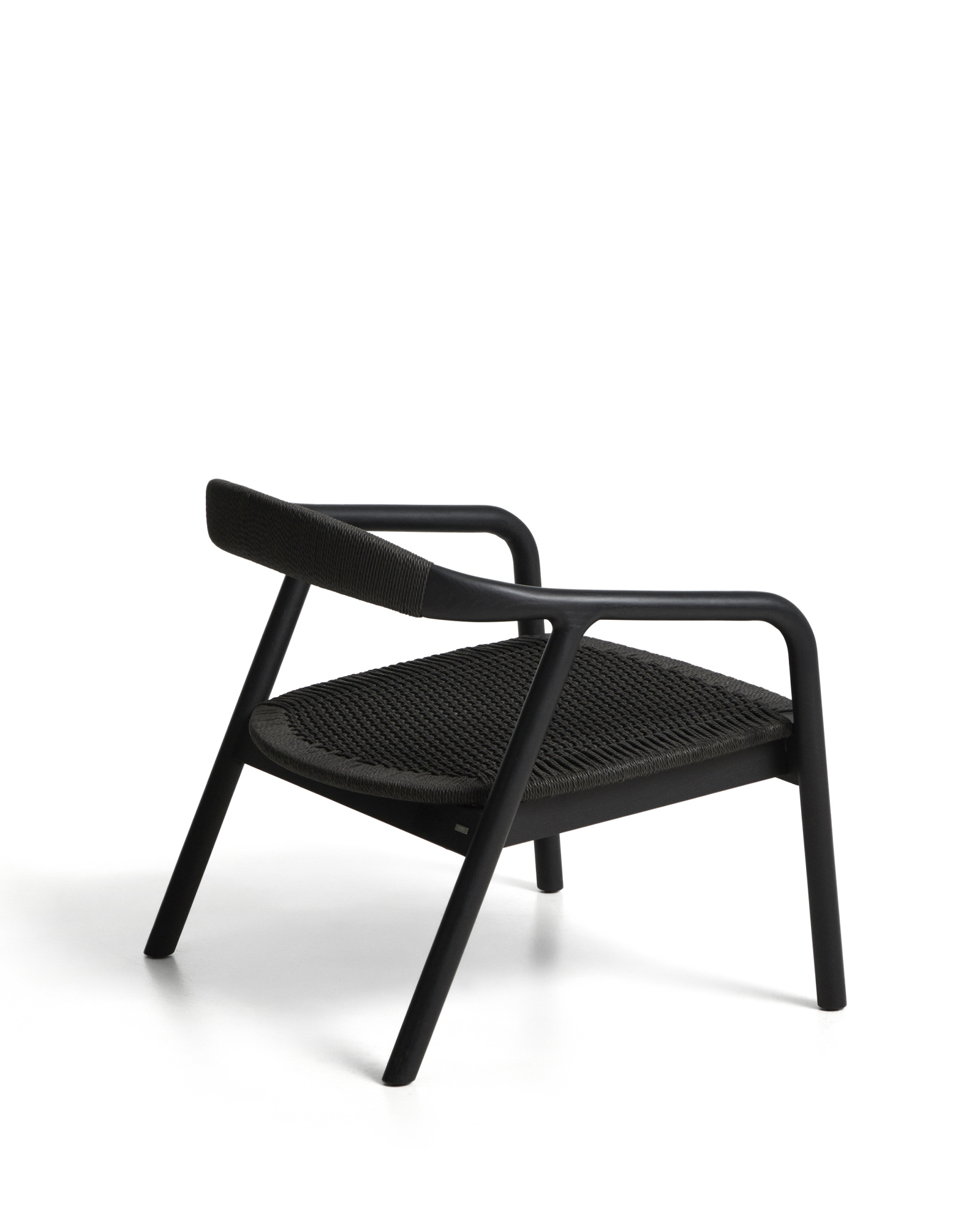 Кресло уличное Derile из дуба и веревки с черной отделкой La Forma 481825