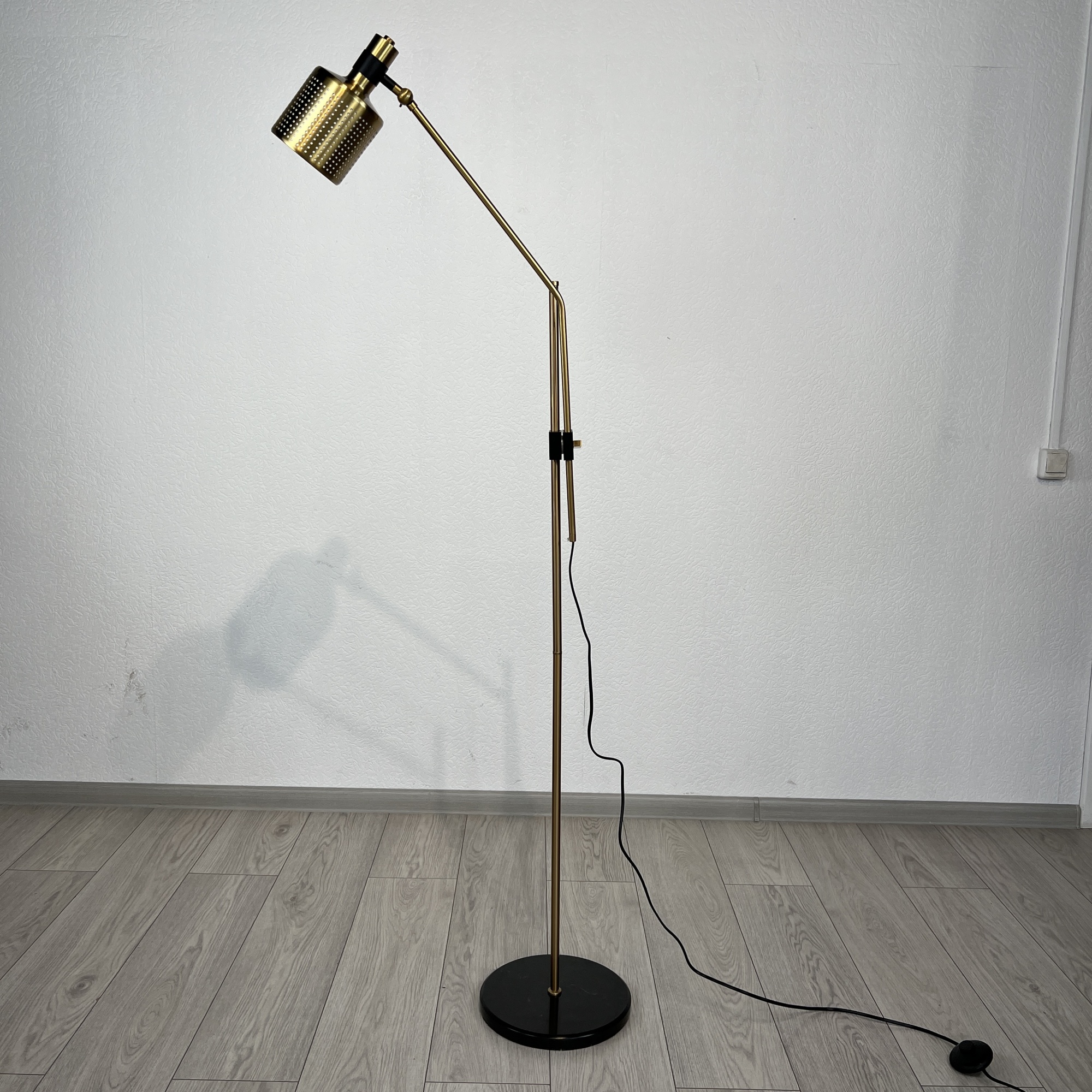 Торшер Bert Frank Riddle Single Floor Light By Imperiumloft